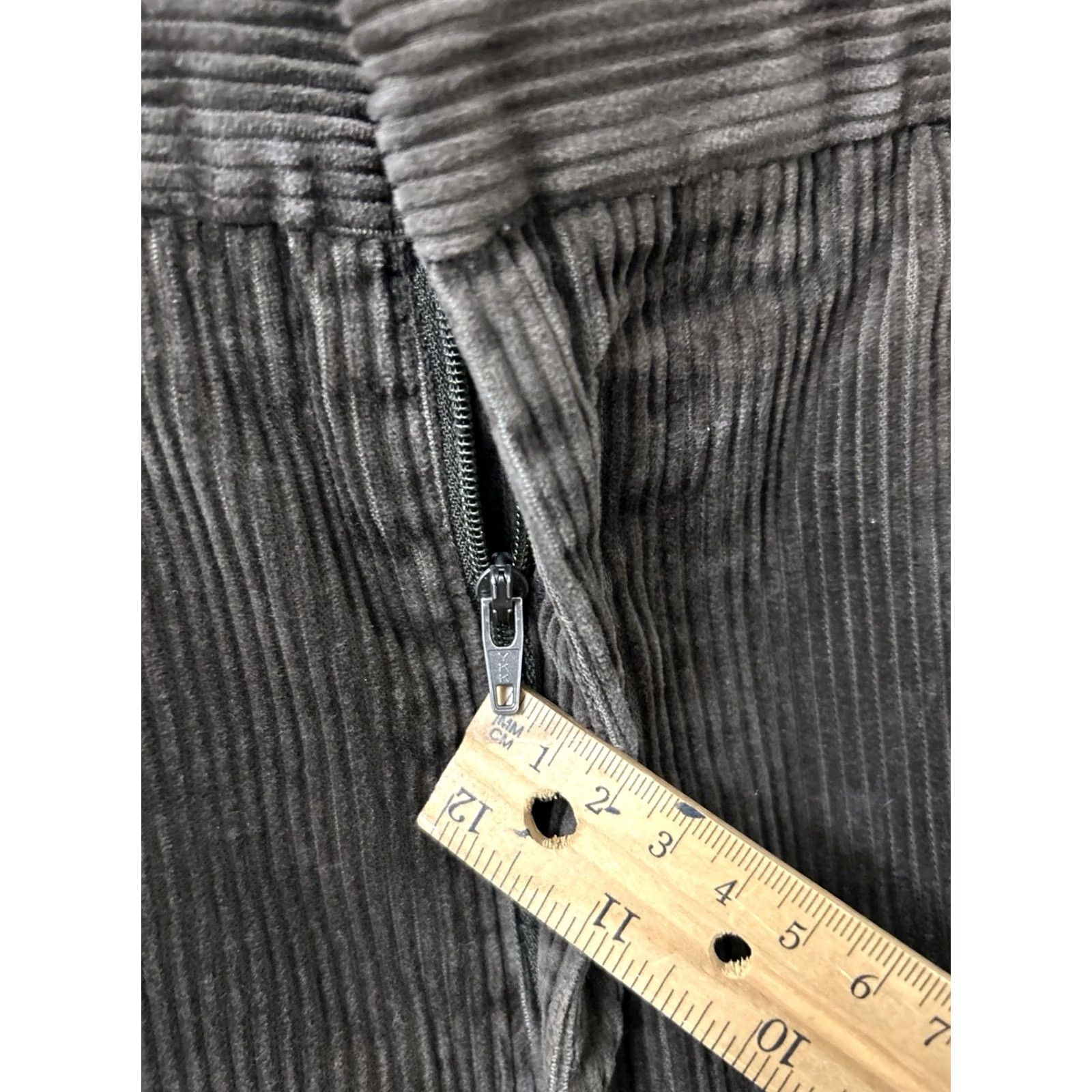 Vintage L.L. Bean Corduroy Pants Mens 36x30 Brown Pleated Relaxed Fit Trousers Pants Shirt? Size US 36 / EU 52 - 5 Thumbnail