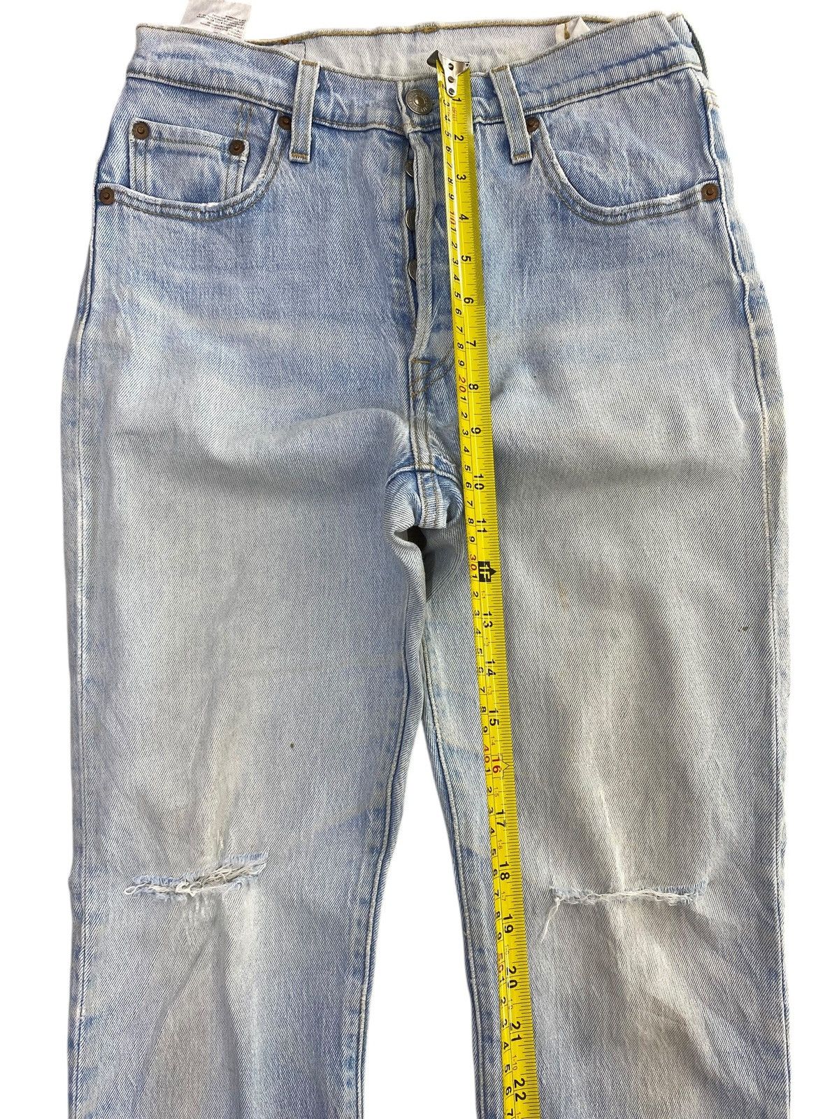 Levi's Vintage Levi’s Blue Light Wash Style Ripped Jeans Size US 26 / EU 42 - 6 Thumbnail