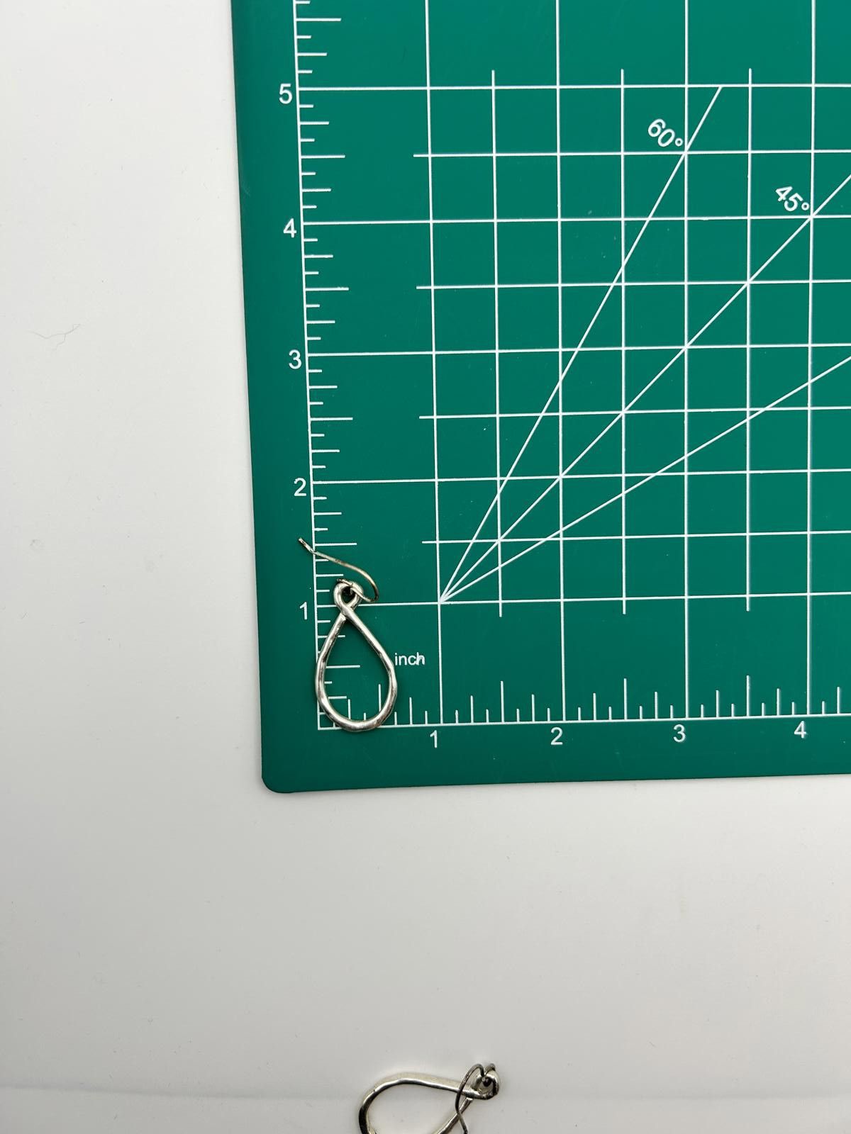 Elie Tahari Vintage Silver Tone Teardrop Earrings – Unisex Minimalist Size ONE SIZE - 6 Thumbnail