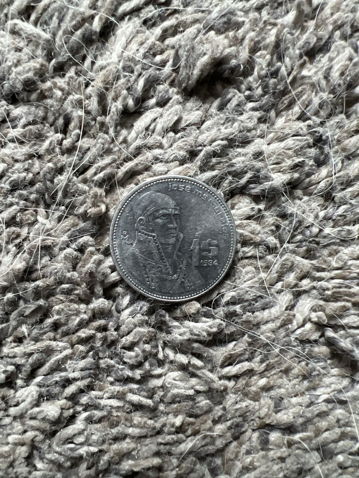 Peso 1984 Mexican 1 Peso Coin Size ONE SIZE - 1 Thumbnail
