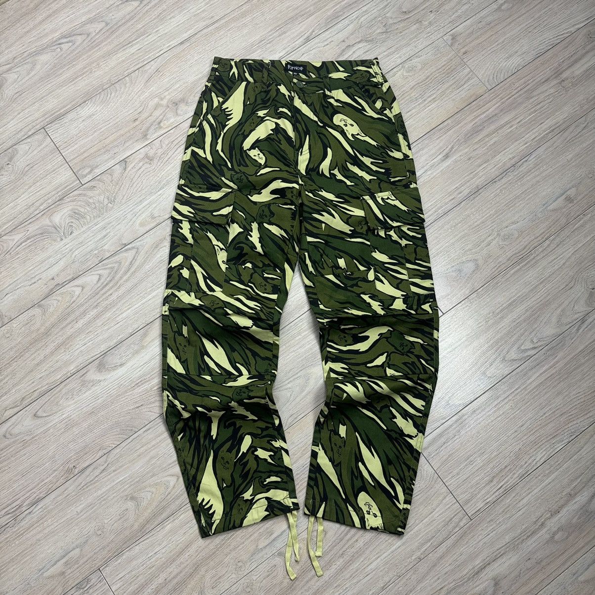 Hypebeast Crazy Rip N Dip Cat Camo Leaves Cargo Pants Size US 30 / EU 46 - 2 Thumbnail