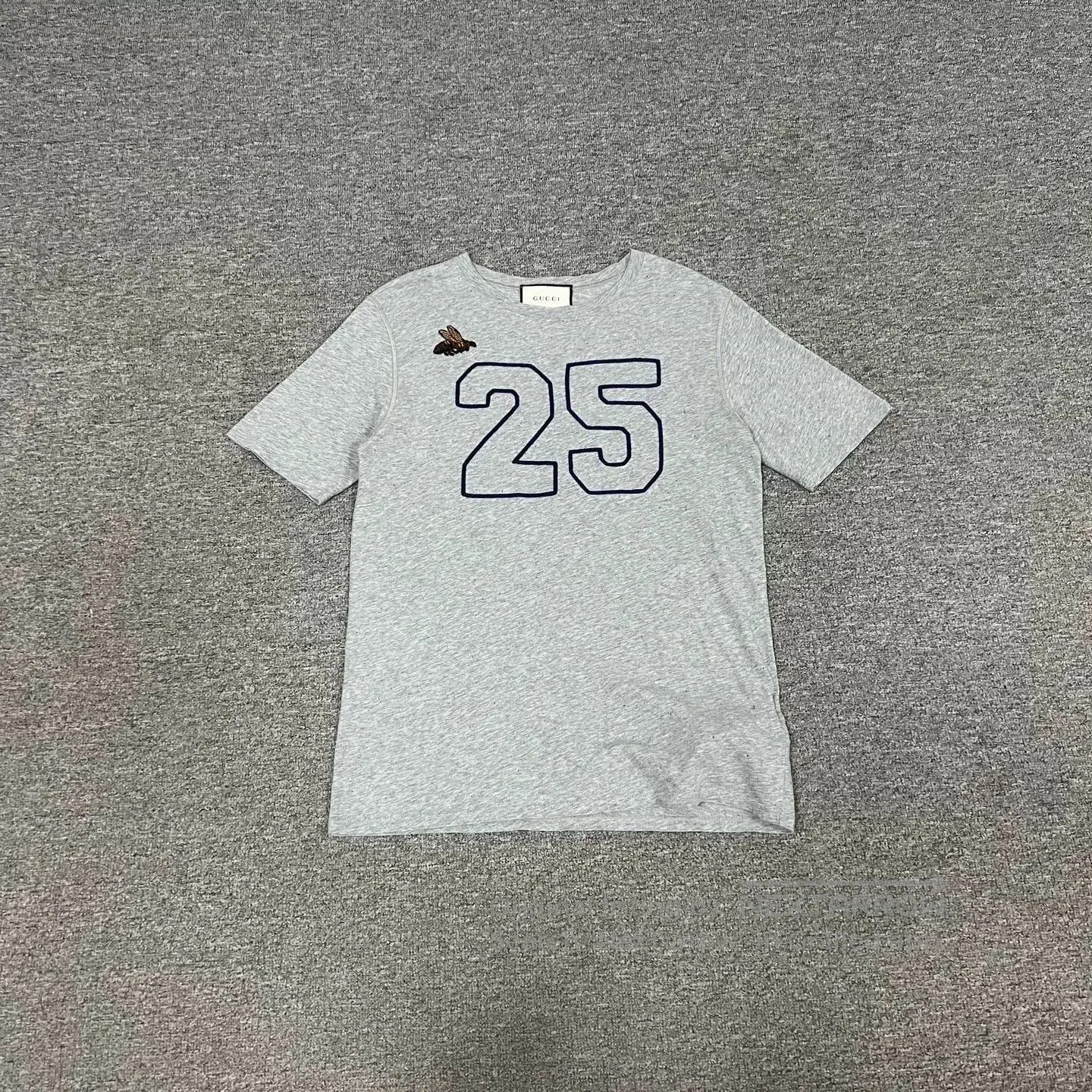 Gucci gucci digital logo short sleeve t-shirt. Size US XS / EU 42 / 0 - 1 Thumbnail