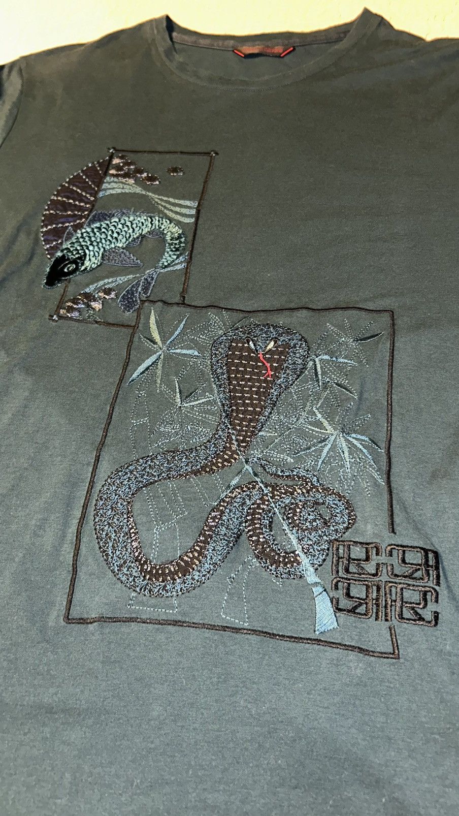 Roberto Cavalli × Vintage Vintage Fall 2006 Japanese Embroidered Appliqué T 46 Size US S / EU 44-46 / 1 - 11 Thumbnail