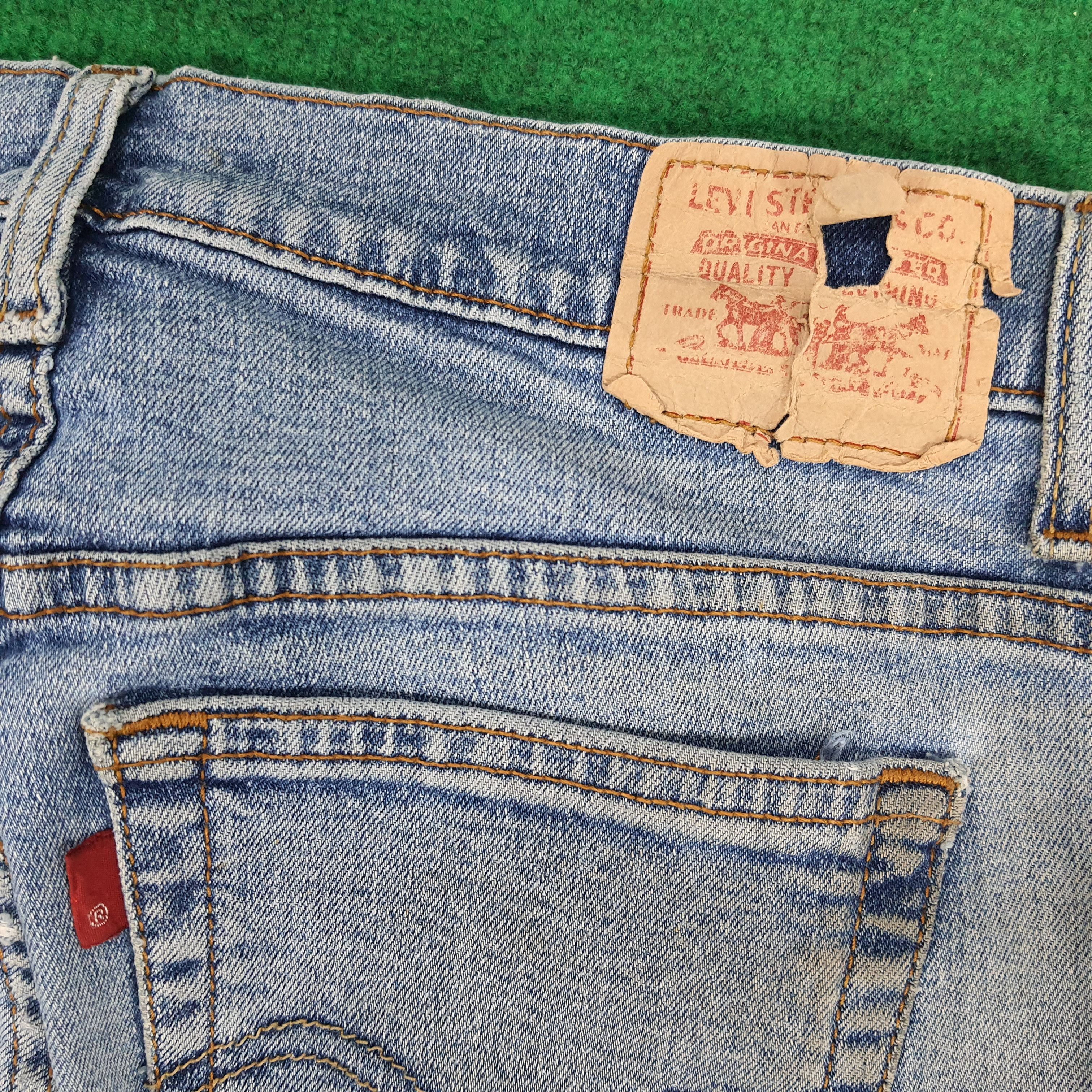 Levi's × Levi's Vintage Clothing × Vintage Vintage Levi's 550 Relaxed Boot Cut Distressed Jeans Size US 30 / EU 46 - 6 Thumbnail