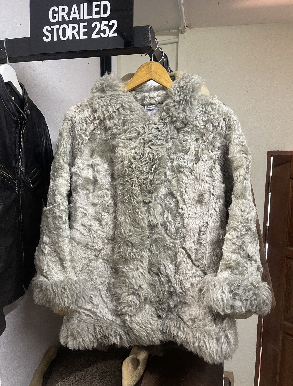 Vintage Vintage Real fur Lambskin Jacket Size S / US 4 / IT 40 - 1 Thumbnail