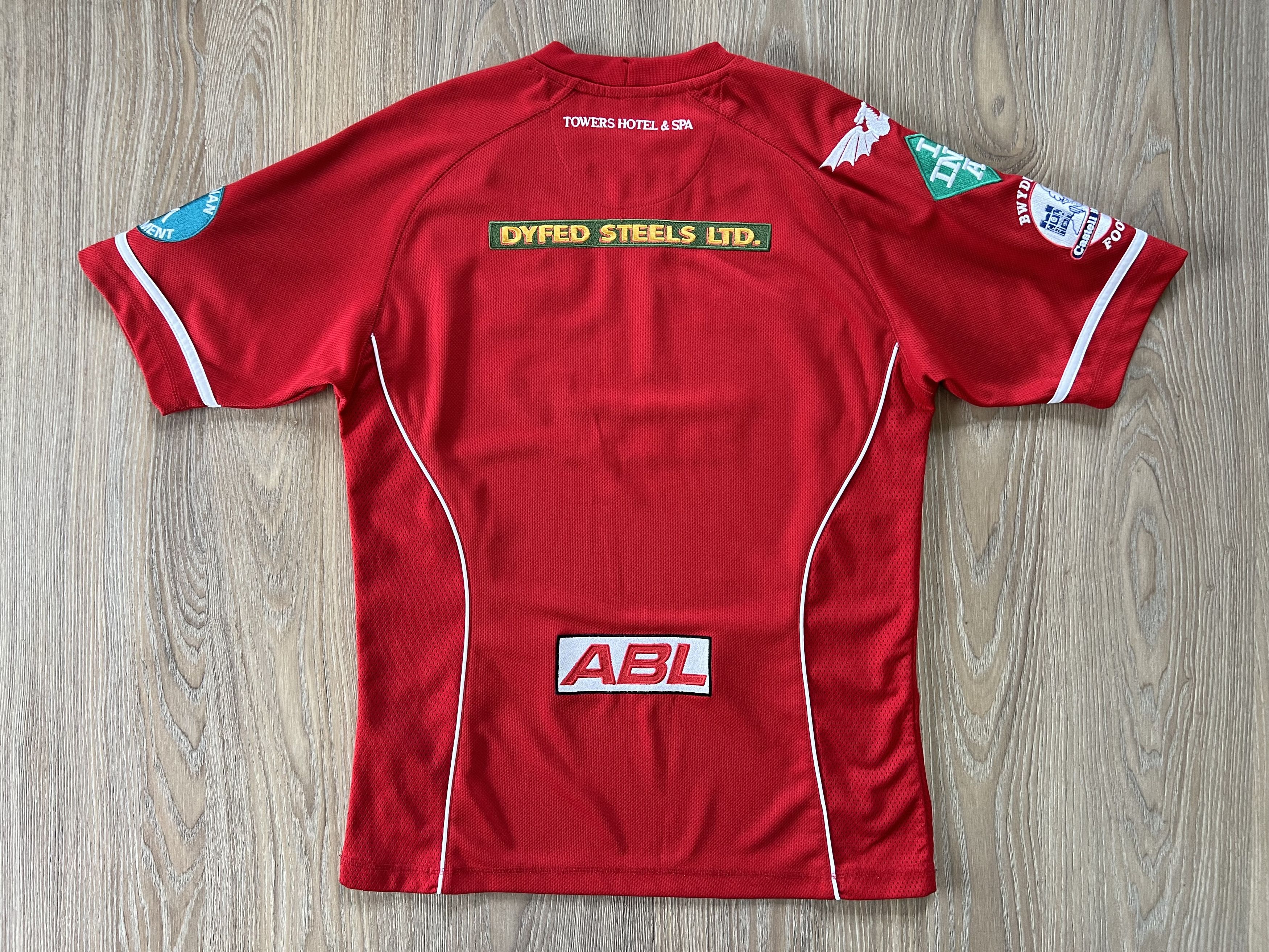 Other KooGa Scarlets Rugby Youth Jersey Shirt Size US M / EU 48-50 / 2 - 3 Thumbnail