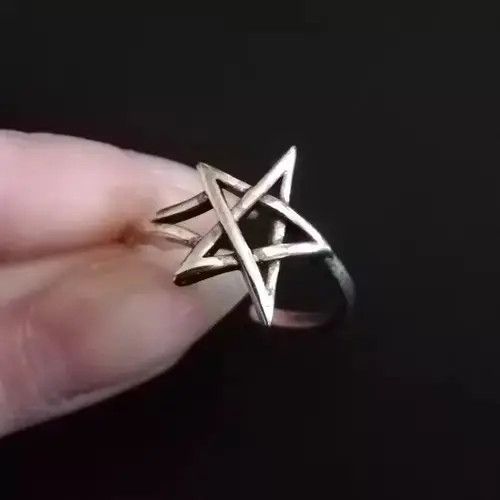 Hypebeast Star pentagram ring Size ONE SIZE - 2 Thumbnail