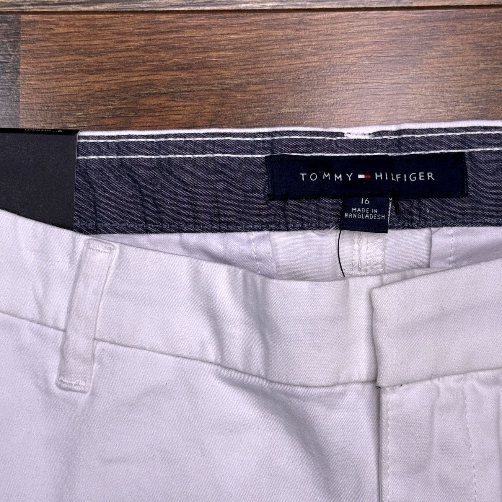 Tommy Hilfiger VINTAGE (No) not vintage; adjust accordingly. Size 38" / US 16 / IT 52 - 3 Thumbnail