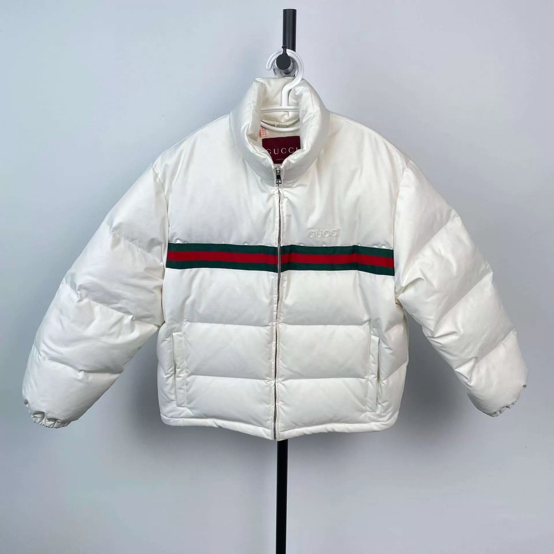 Gucci Gucci White Down Jacket 165 Size S / US 4 / IT 40 - 1 Thumbnail