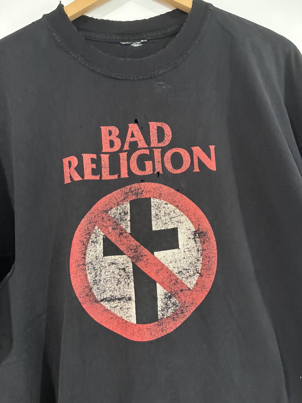 Vintage Thrashed bad religion T-shirt Size US XL / EU 56 / 4 - 2 Thumbnail