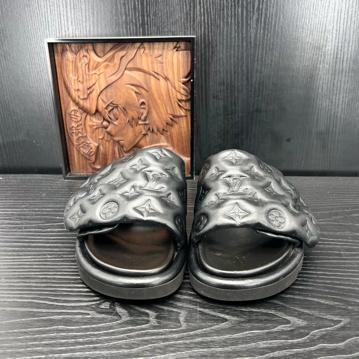 Louis Vuitton LV Embossed Leather All-over Print Slippers Size 38 Size US 7.5 / IT 37.5 - 2 Thumbnail