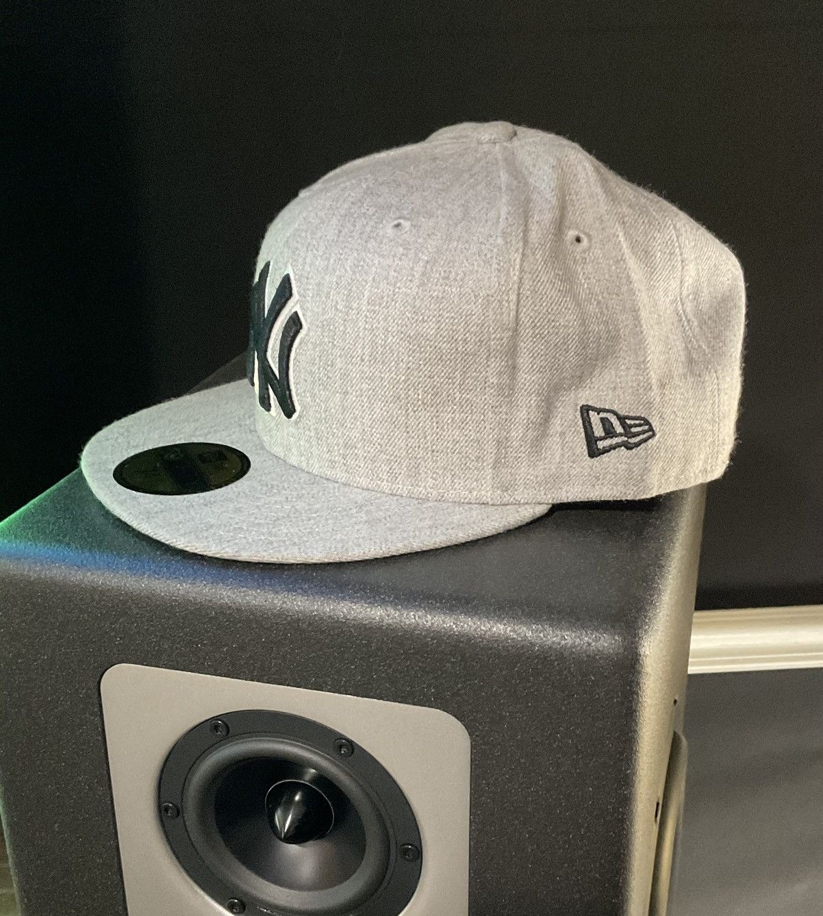 New Era × New York Yankees 59Fifty NY Yankees Grey Fitted Cap 7 1/2 Size ONE SIZE - 2 Thumbnail