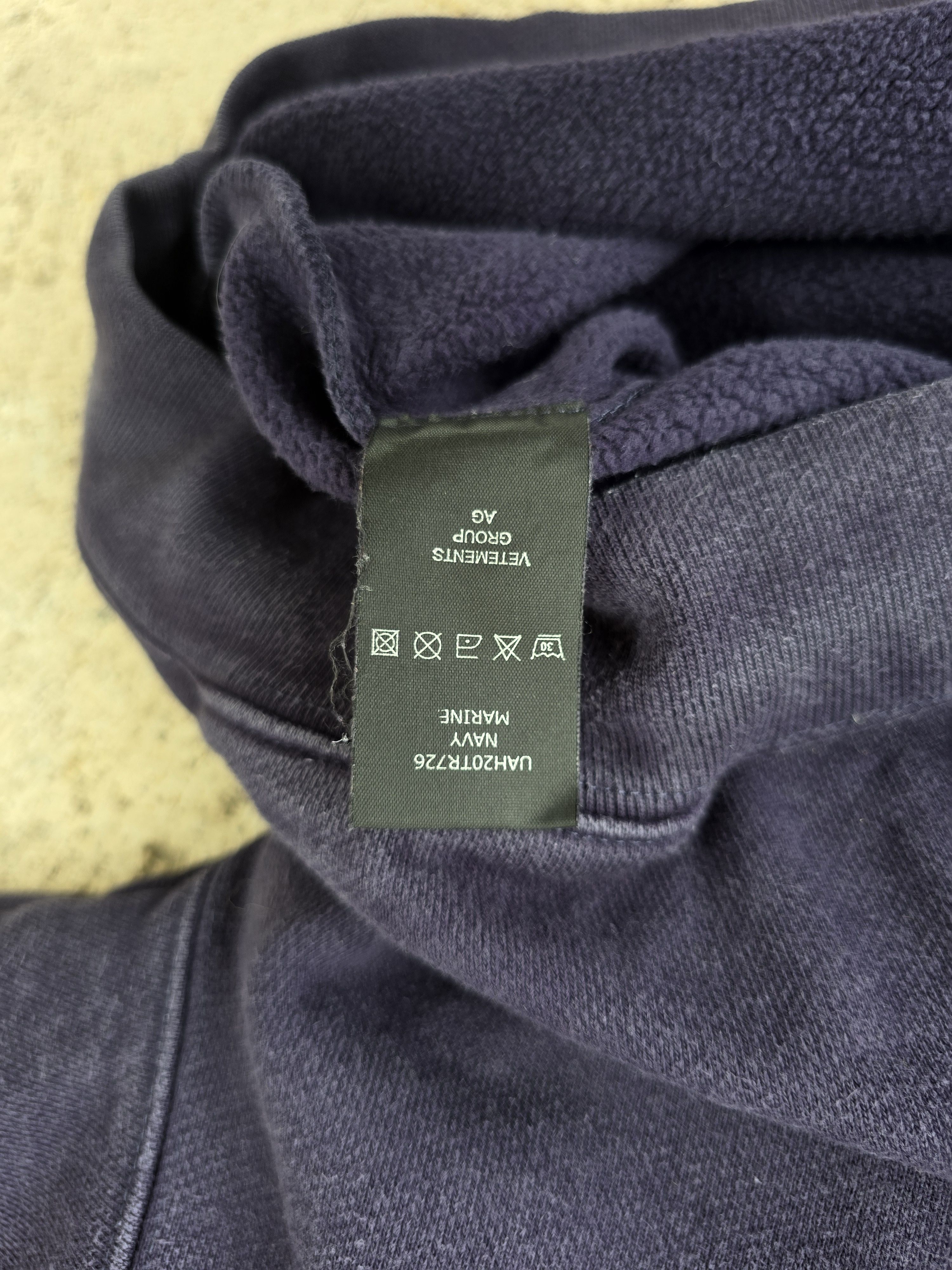 Vetements Vetements Logo Sweatshirt Navy Marine Size US M / EU 48-50 / 2 - 5 Thumbnail