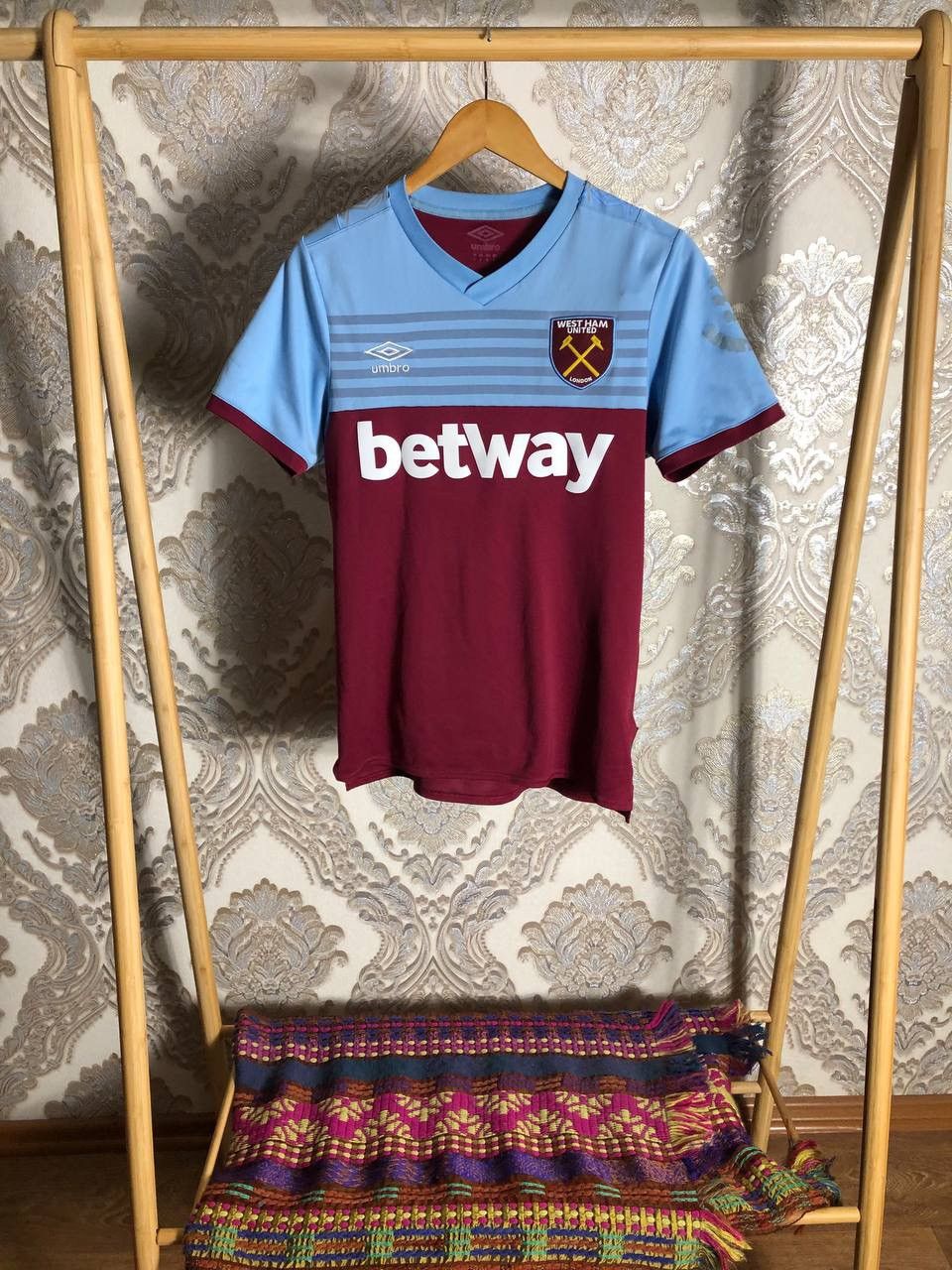 Umbro VINTAGE UMBRO WEST HAM UNITED ENGLAND SOCCER JERSEY Y2K 90s Size US S / EU 44-46 / 1 - 1 Thumbnail