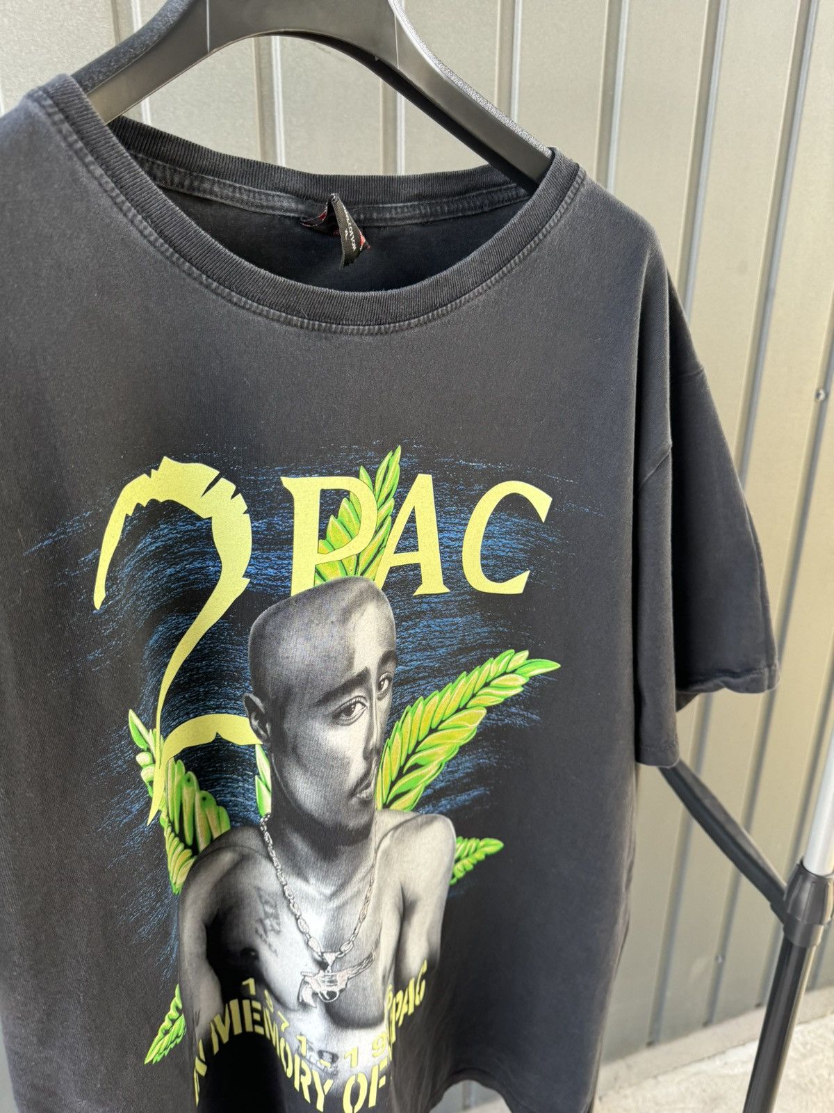 Band Tees × Rap Tees × Vintage Vintage 2 PAC Shakur Marijuana T Shirt Rap tee Size US XL / EU 56 / 4 - 7 Thumbnail