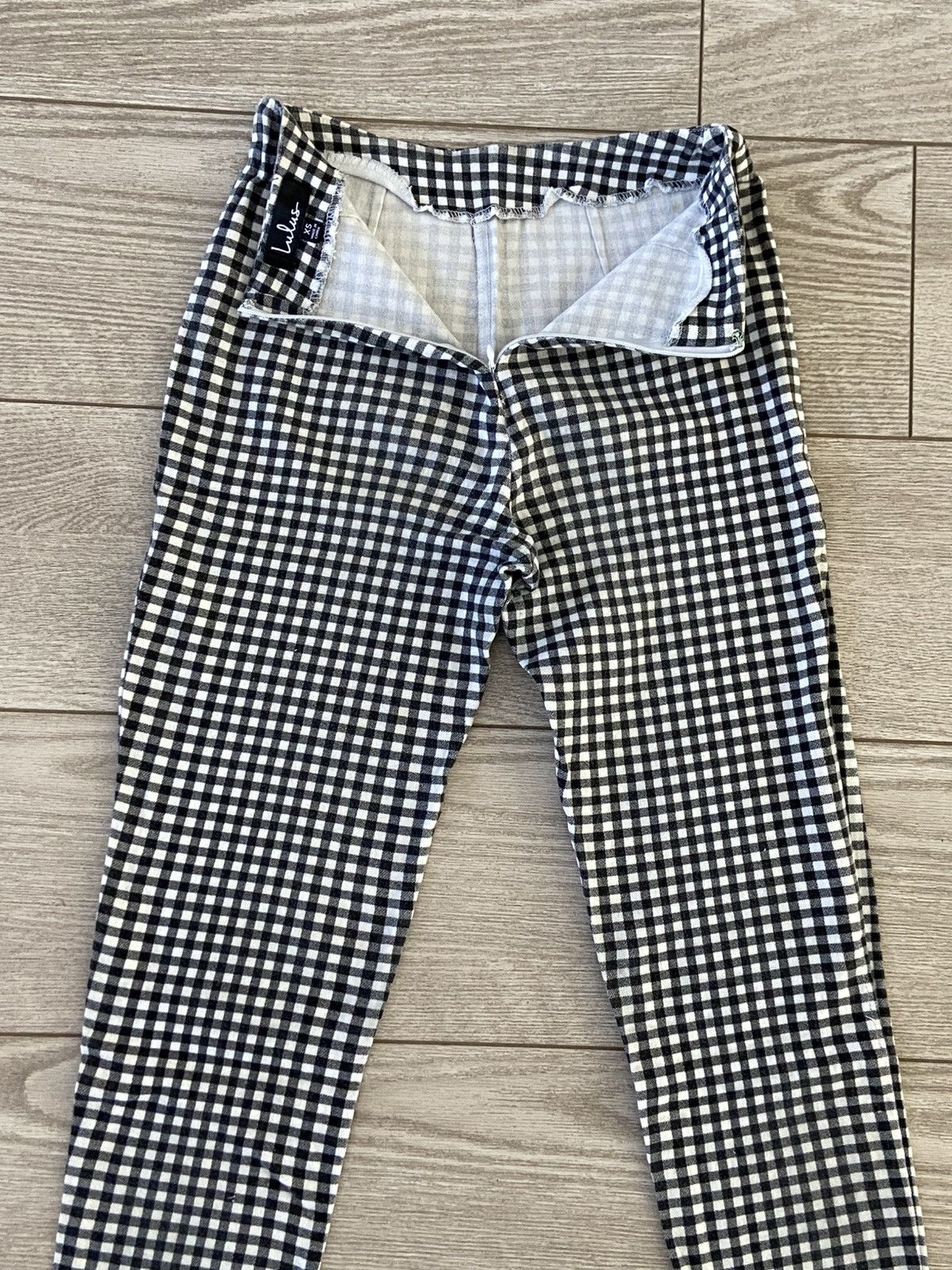 Lulus Lulus women’s pants. Size: XS. Size 26" / US 2 / IT 38 - 9 Thumbnail