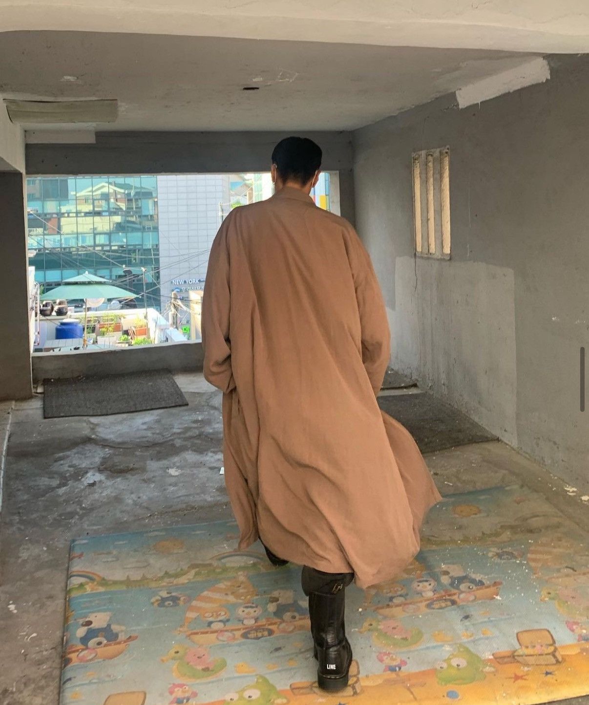 Balenciaga Balenciaga SS2020 Fluid Poplin coat Size US S / EU 44-46 / 1 - 9 Thumbnail