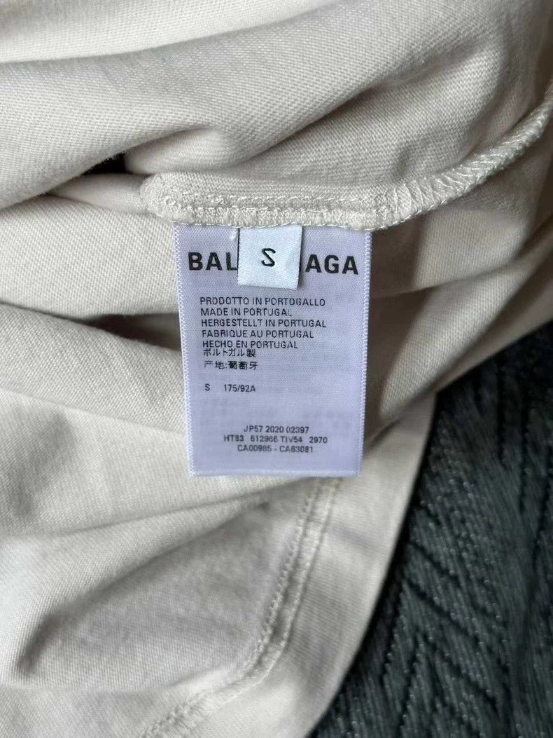 Balenciaga Balenciaga Beige Letter Short Sleeve Size US S / EU 44-46 / 1 - 4 Thumbnail
