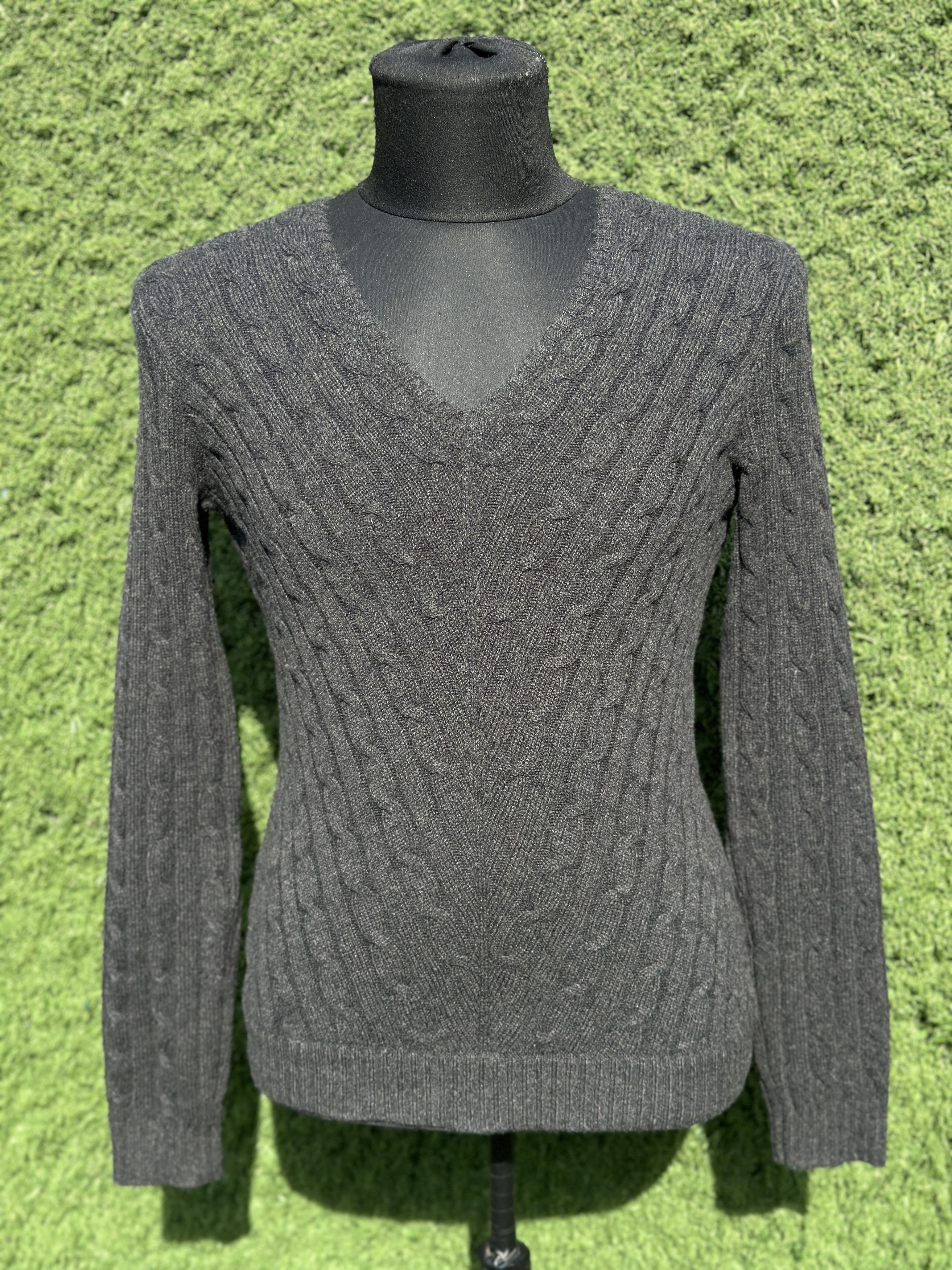 Ralph Lauren Black Label Ralph Lauren Black Label Cashmere Knit V Neck Sweater L Size L / US 10 / IT 46 - 2 Thumbnail