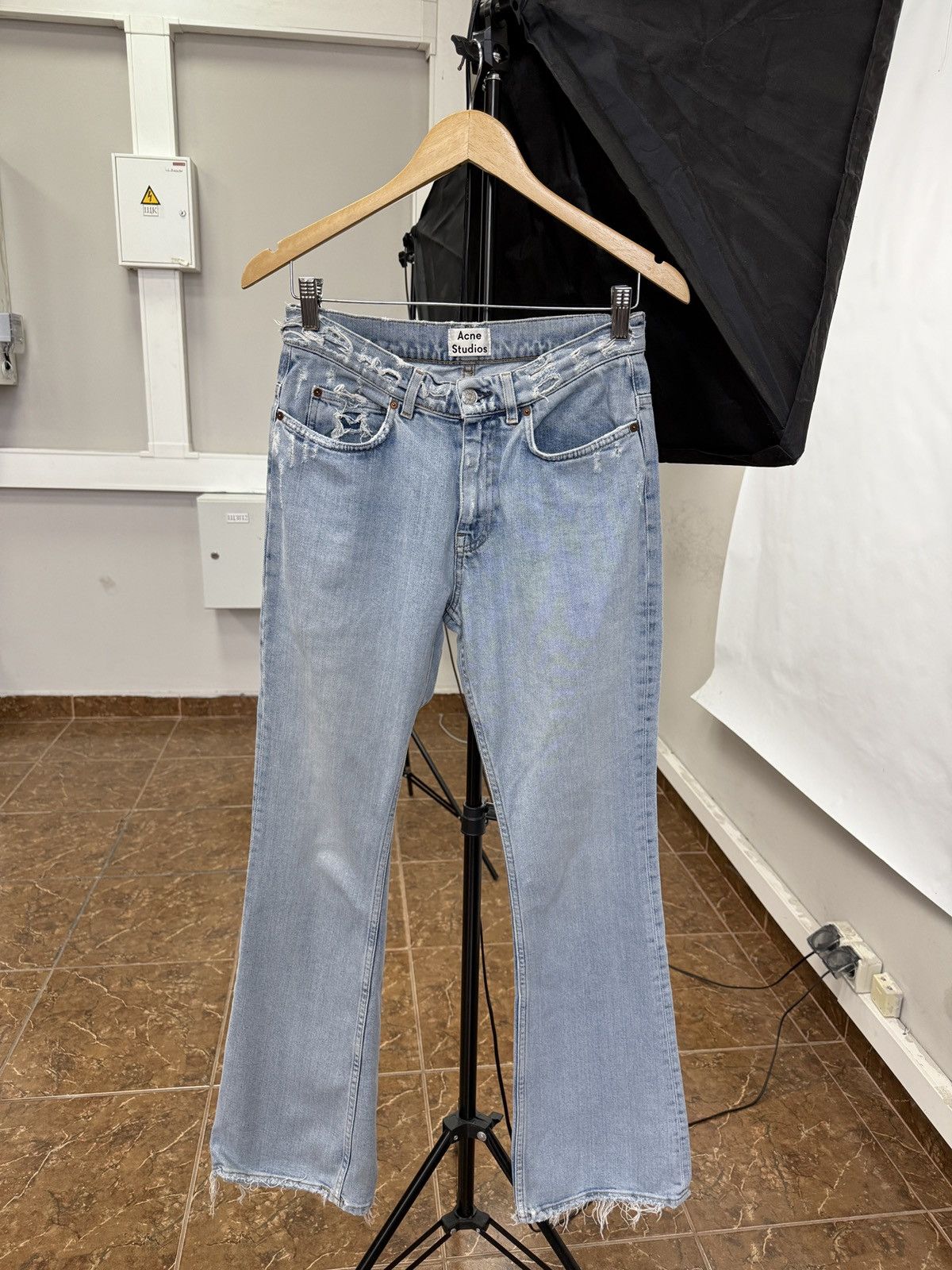 Acne Studios 🇺🇸 Acne Studios Width Flare Jeans Lita Indigo Fray Flared Size 27" / US 4 / IT 40 - 1 Thumbnail