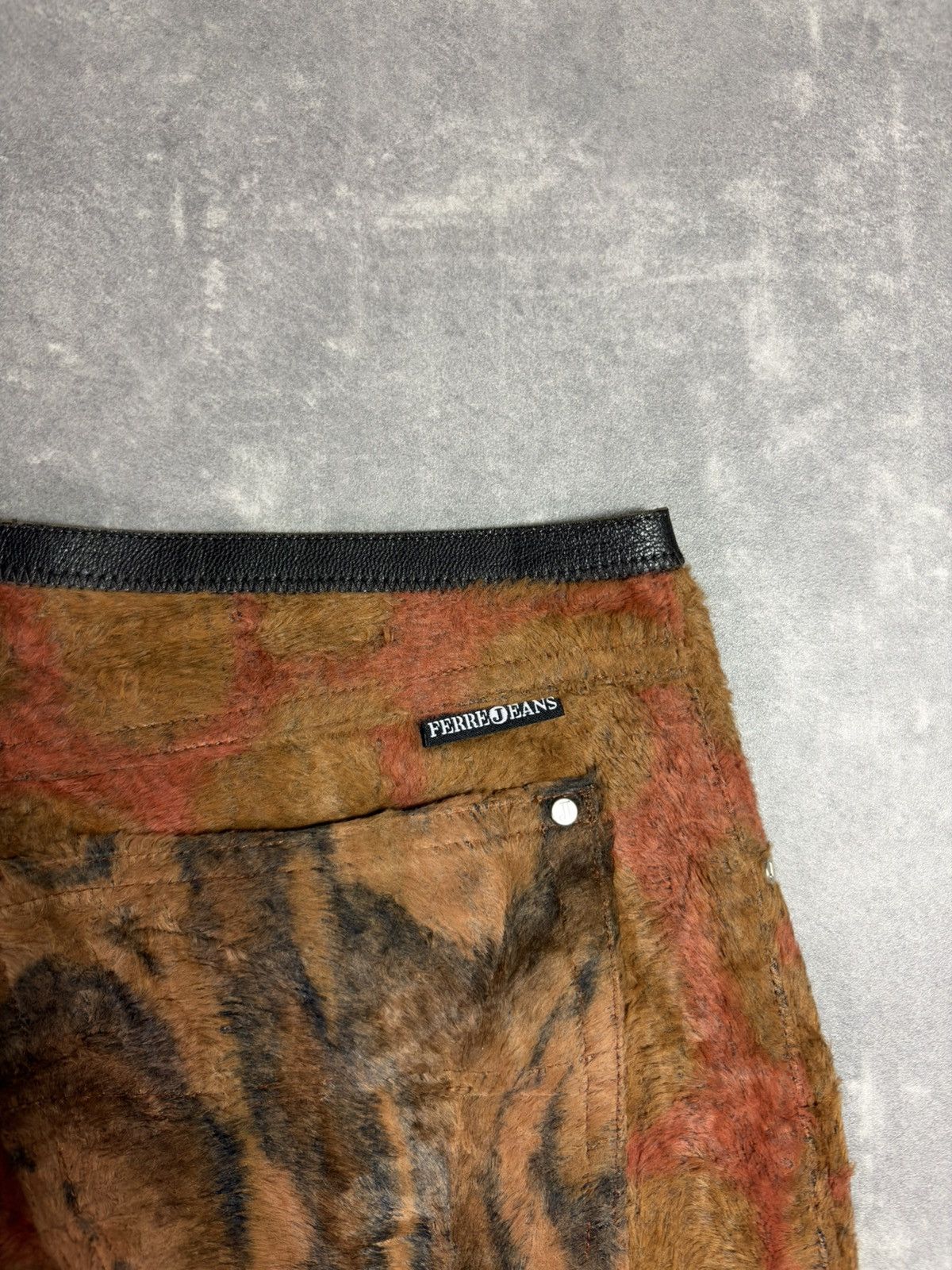 Gianfranco Ferre 00s Gianfranco Ferre Jeans Fur 3D Trompe L’oeill Print 30 44 Size US 28 / EU 44 - 13 Thumbnail