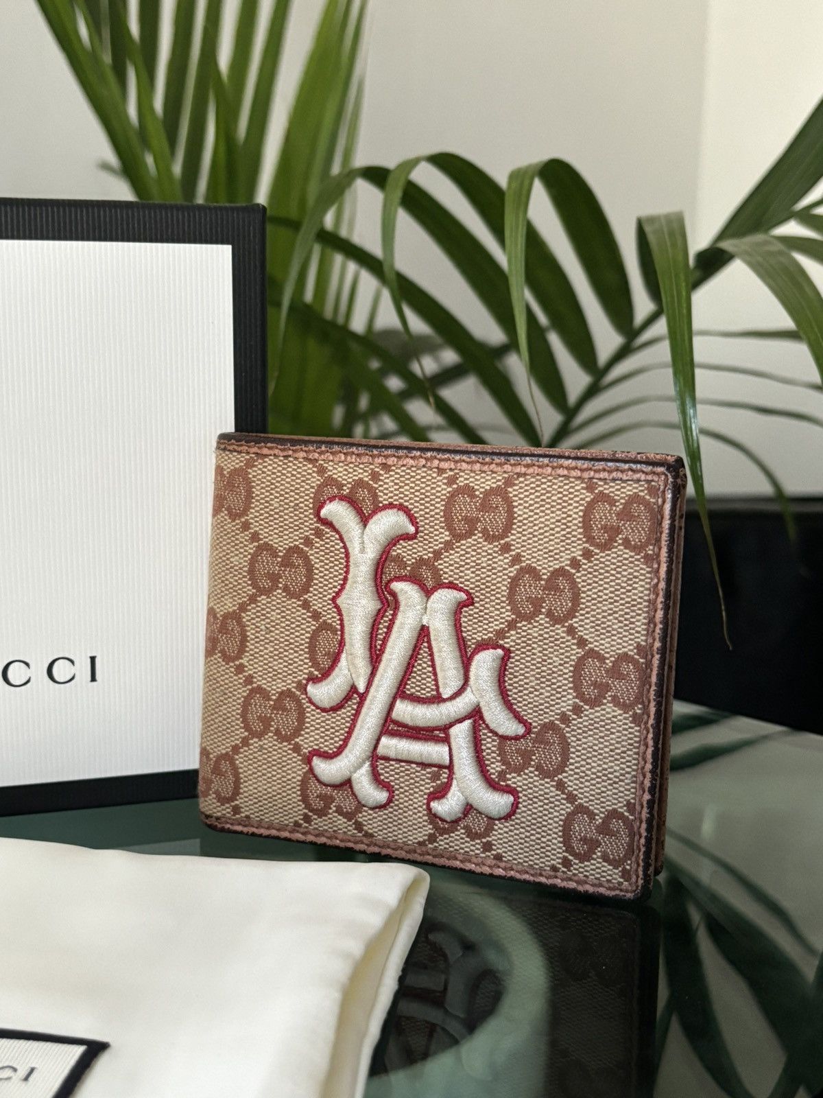 image of Super Mlb X Gucci La Wallet in Black, Men's