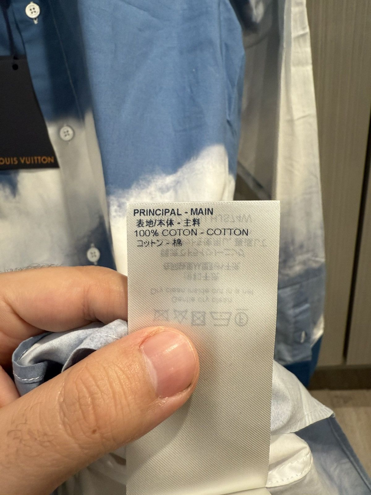 Louis Vuitton Louis Vuitton Blue Clouds Logo Shirt Size US XL / EU 56 / 4 - 9 Thumbnail