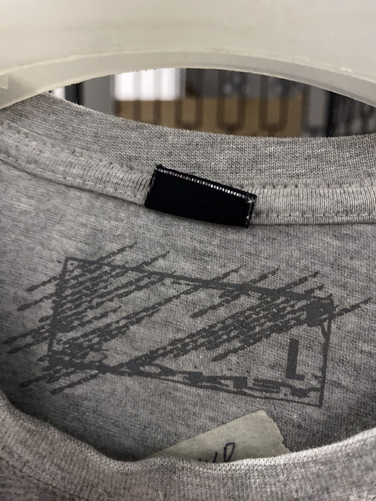 Oakley 💸NEED GONE💸Vintage oakley center logo heather grey tee Size US L / EU 52-54 / 3 - 6 Thumbnail