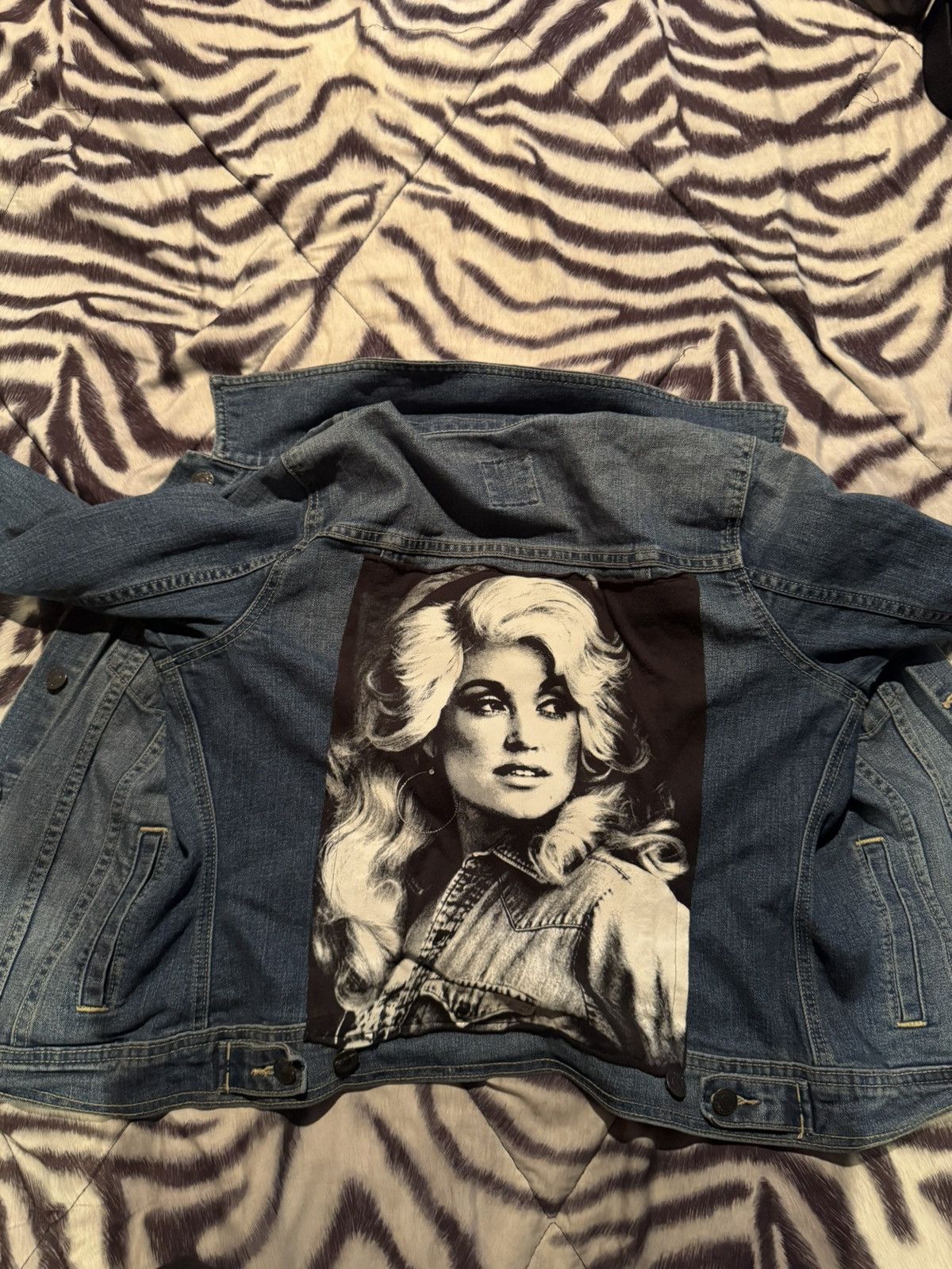 Old Navy Dolly Parton denim jacket Size M / US 6-8 / IT 42-44 - 1 Thumbnail