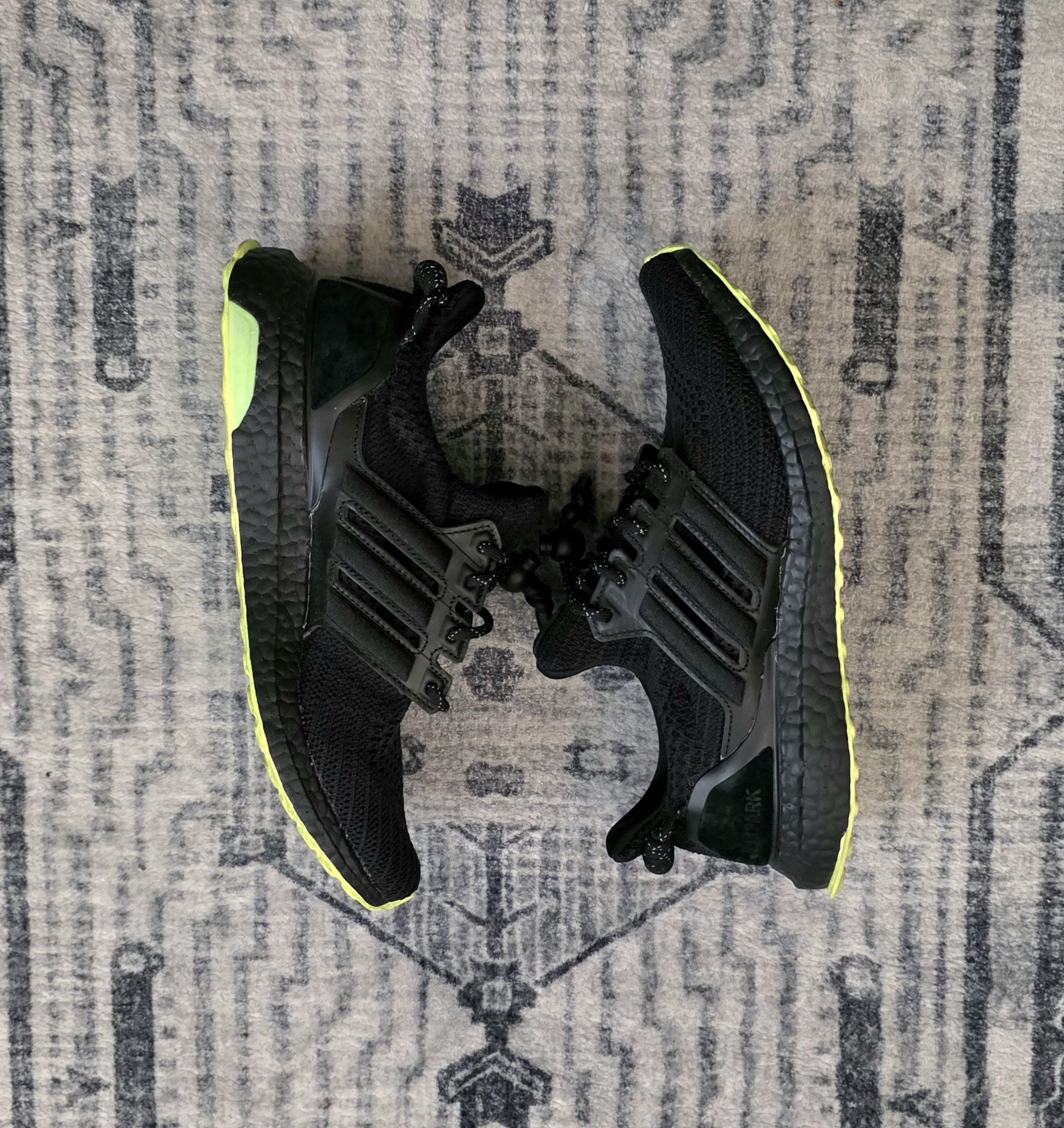 Adidas × Ivy Park Adidas Beyonce Ivy Park x Ultra Boost OG GX0200 sne Size US 8 / EU 41 - 4 Thumbnail
