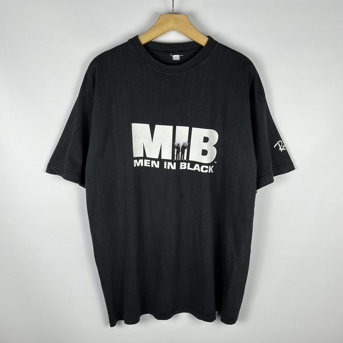 Vintage Vintage Men In Black promo movie Ray Ban T Shirt 90’s Size US L / EU 52-54 / 3 - 1 Thumbnail