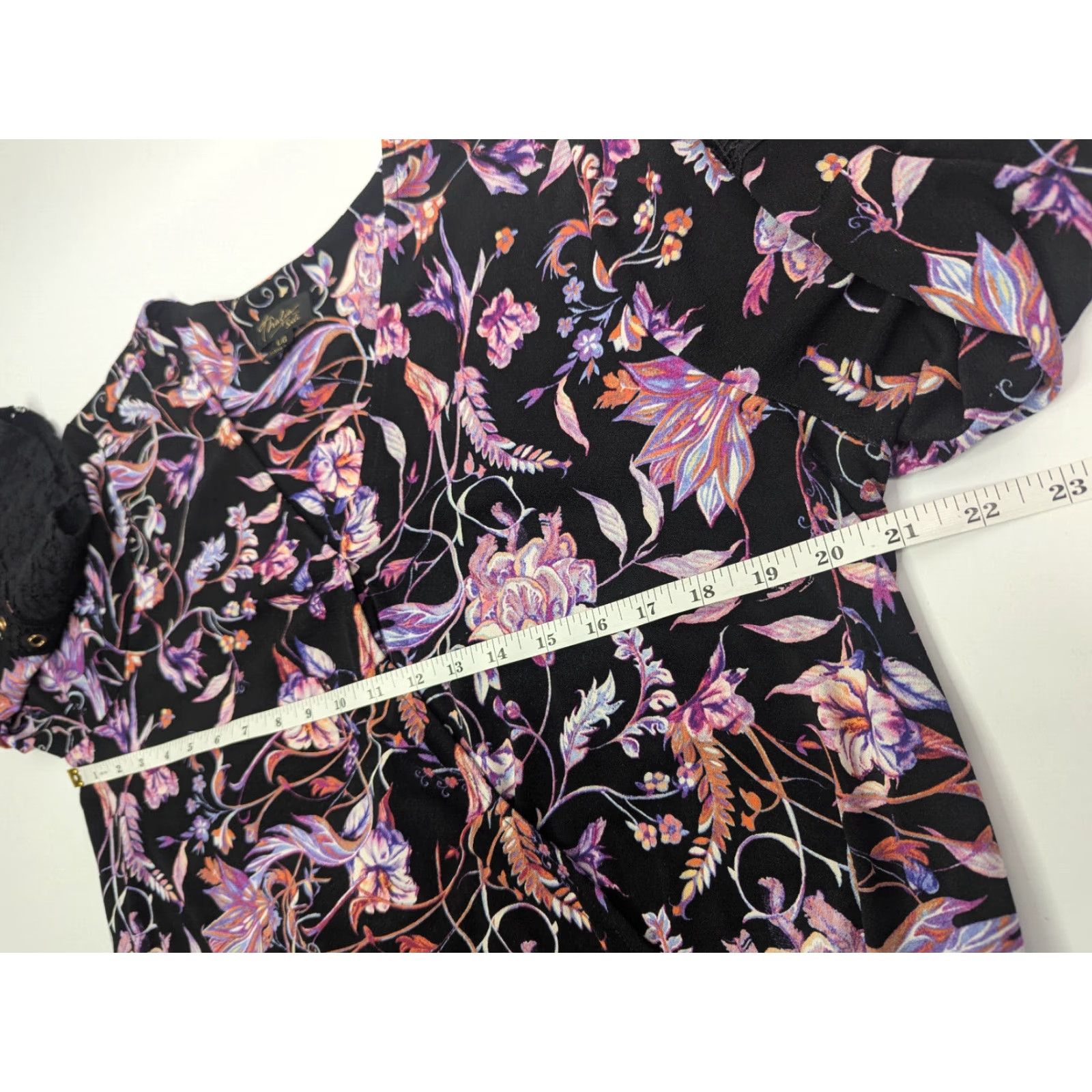 Vintage Thalia Sodi Blouse Top Women's Large Black Floral Lace Long Sleeve V-Neck Wrap Shirt Size L / US 10 / IT 46 - 5 Thumbnail