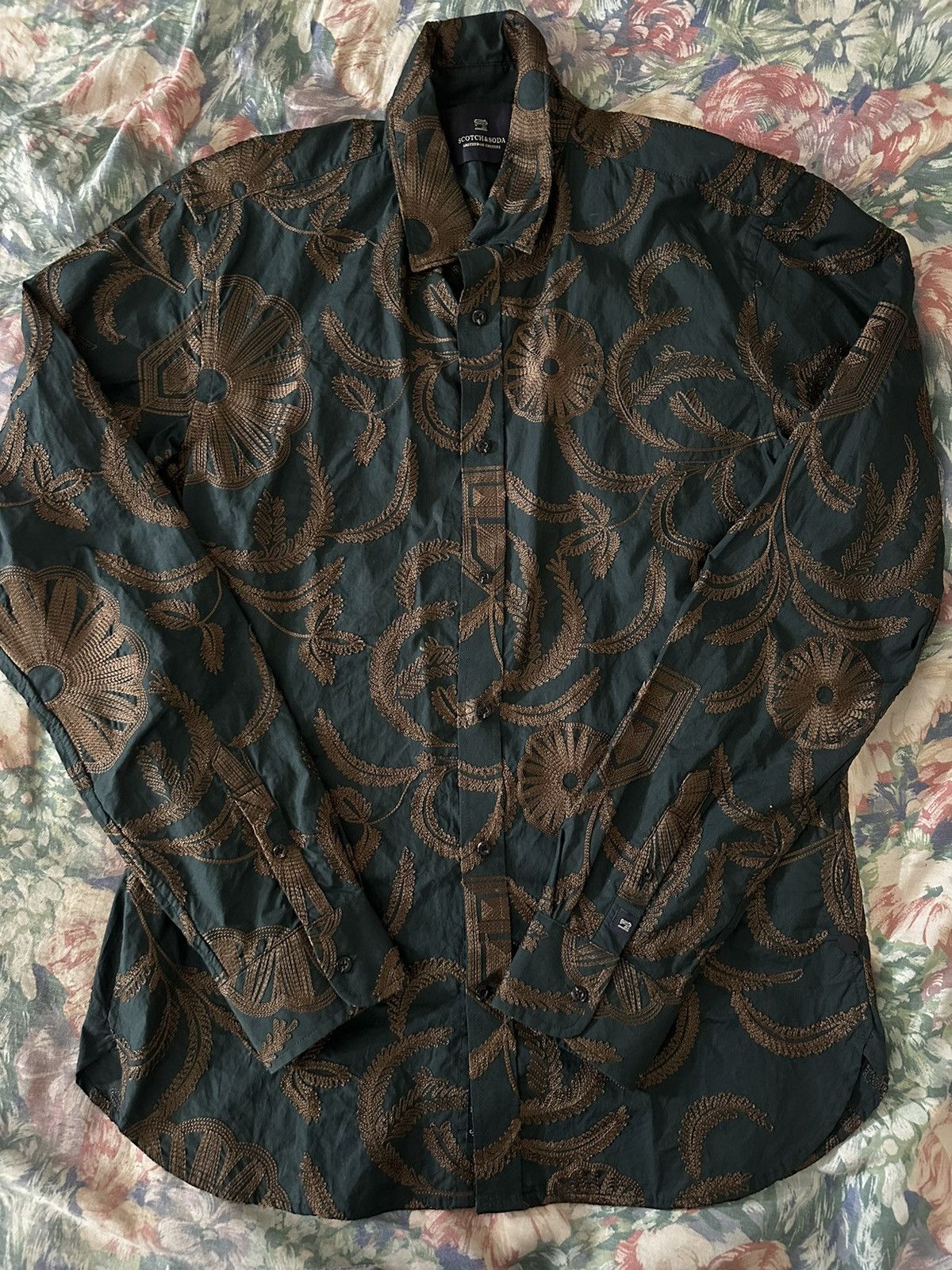 Vale Vale sade fantasy tour tee | Grailed