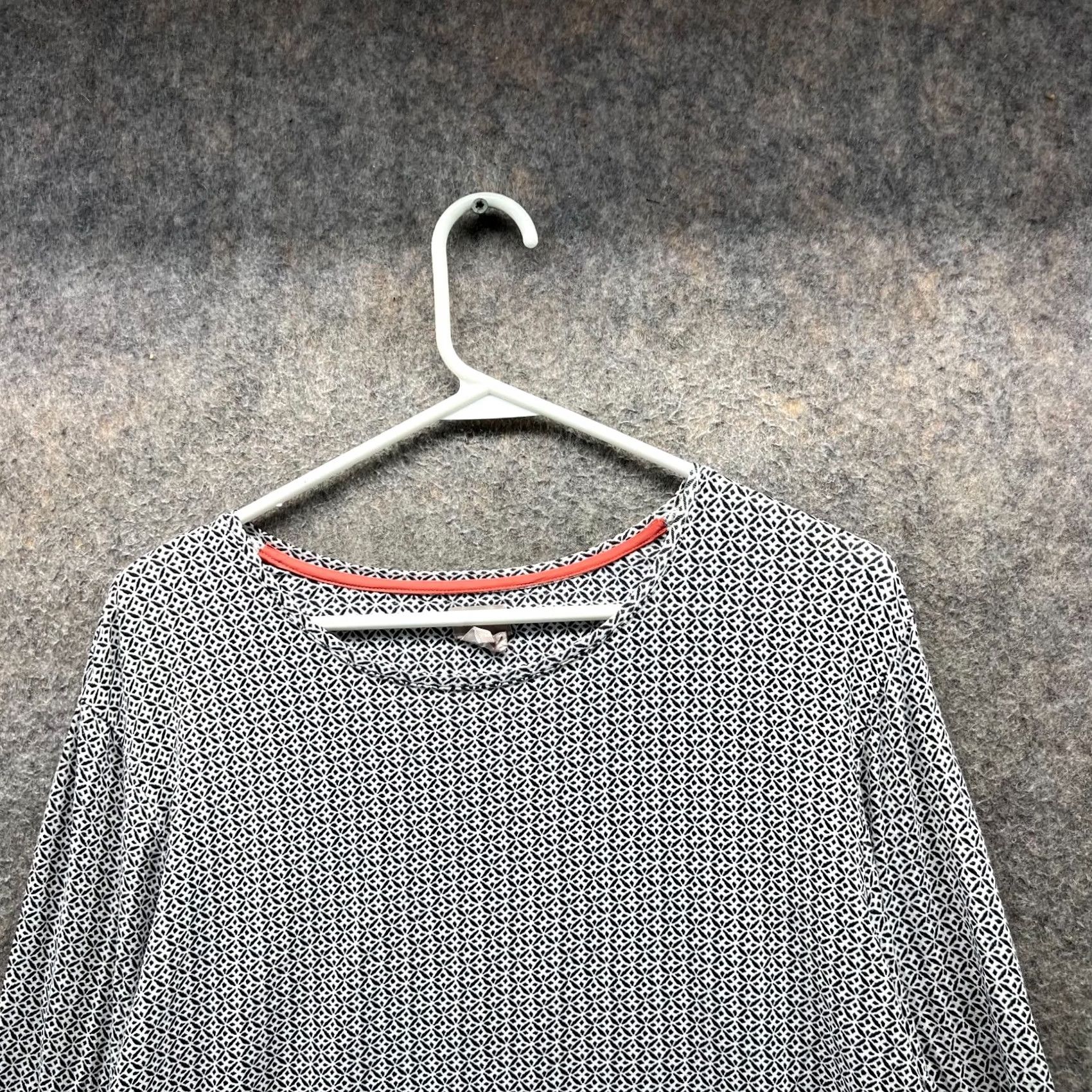 Vintage VINTAGE Chico's Shirt Womens 3 Gray Pullover Rayon Geometric Long Sleeve Knit Diamond Shirt Size XS / US 0-2 / IT 36-38 - 7 Thumbnail