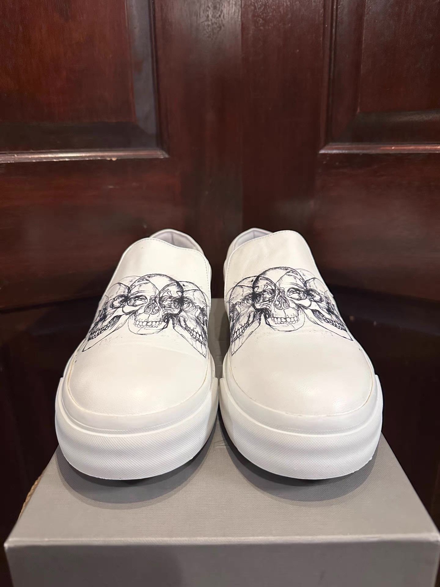 Alexander McQueen Alexander McQueen 16SS White 3D Skull Slip‑Ons Ｑ25 Size US 10 / EU 43 - 1 Thumbnail