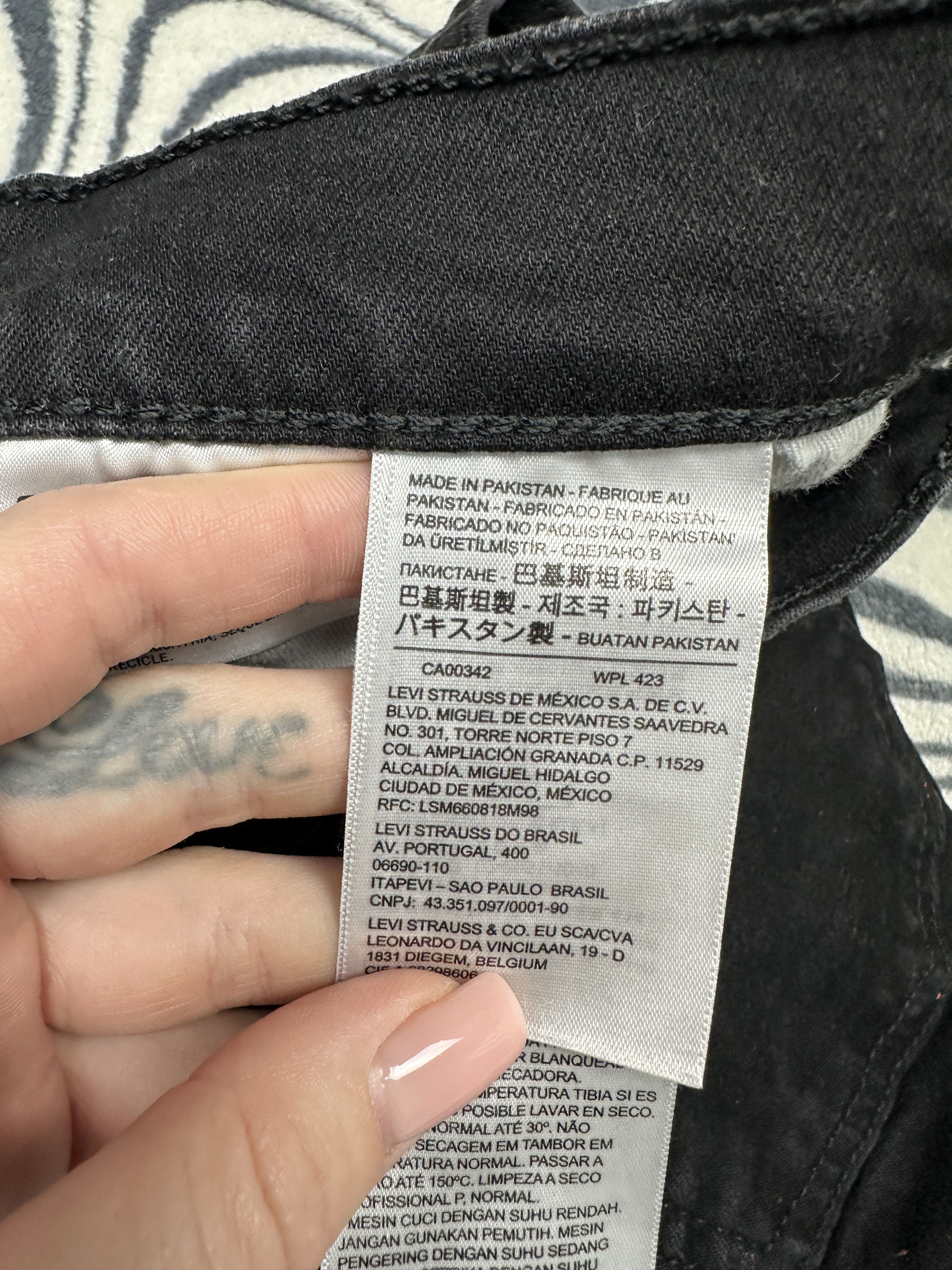 Levi's Levi's 519 Black Denim Pants Jeans Size US 32 / EU 48 - 8 Thumbnail