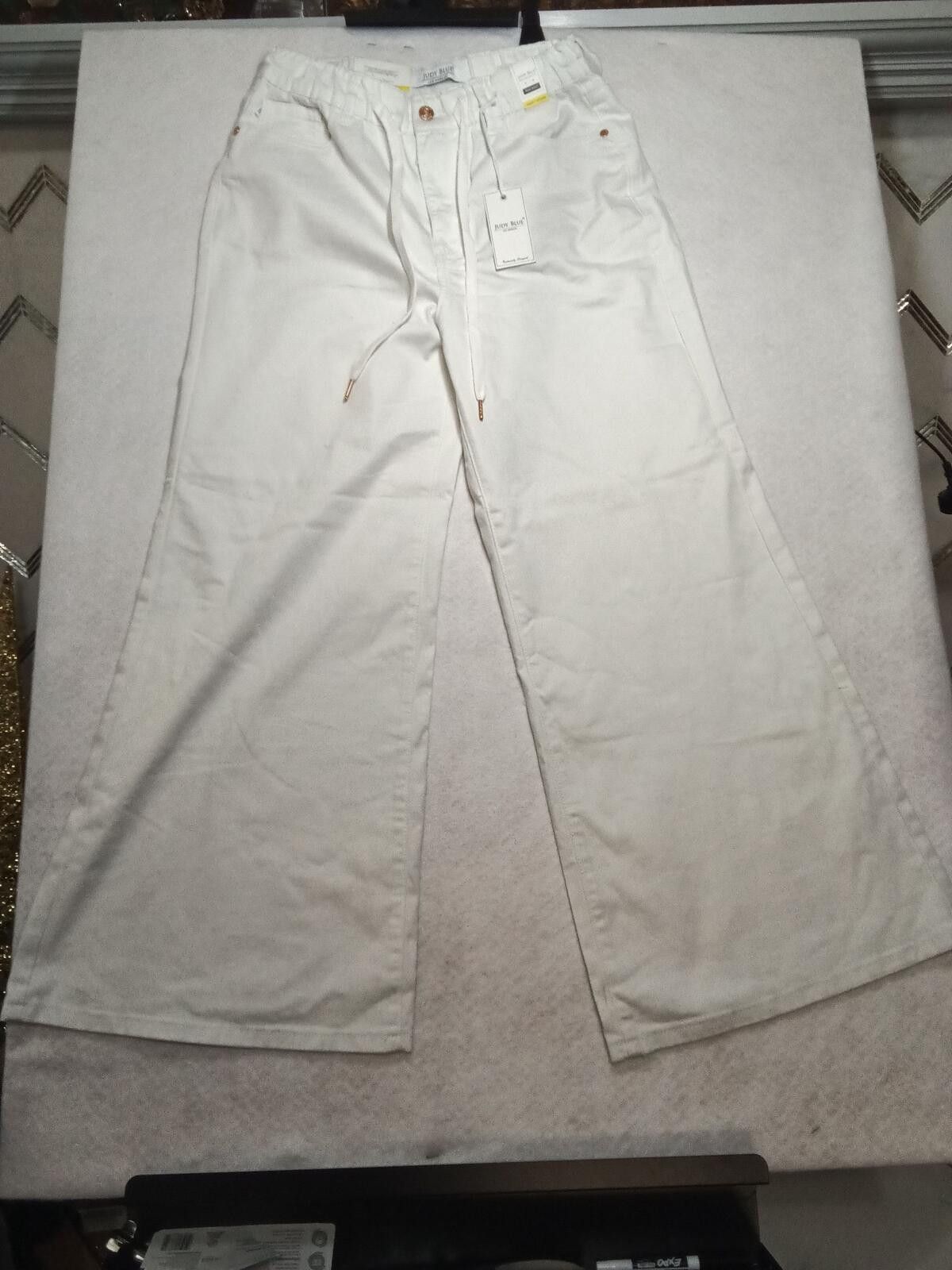 Other Judy Blue White Palazzo Fit Wide Leg NWT Drawstring 5/27 Size 27" / US 4 / IT 40 - 2 Thumbnail