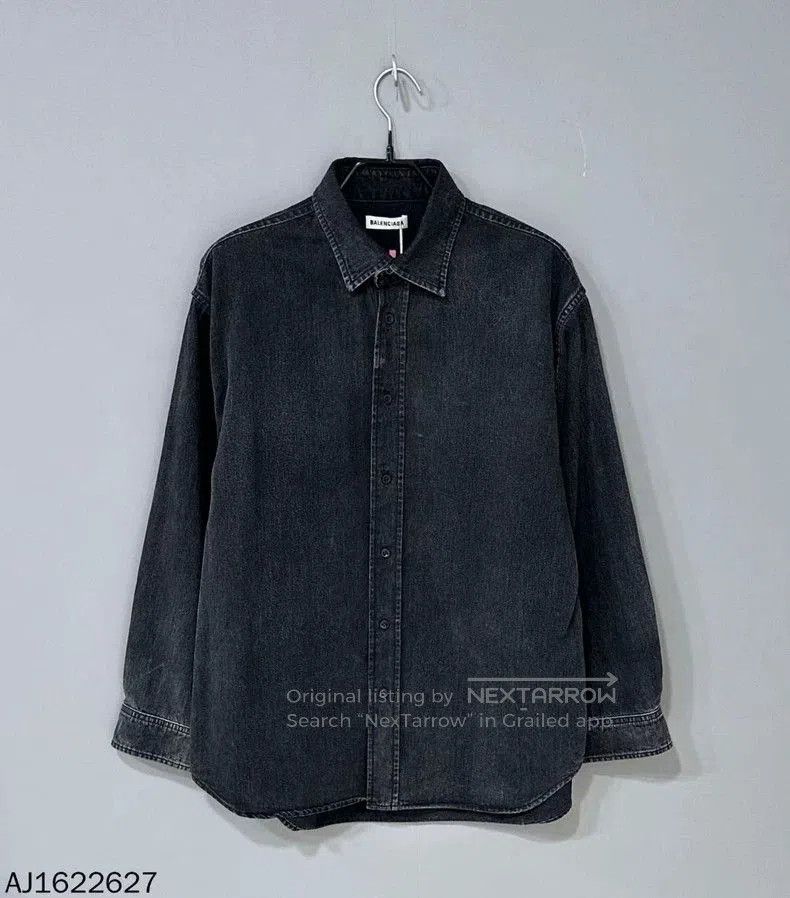 Balenciaga Balenciaga Back Logo Denim Shirt. Size US S / EU 44-46 / 1 - 2 Thumbnail