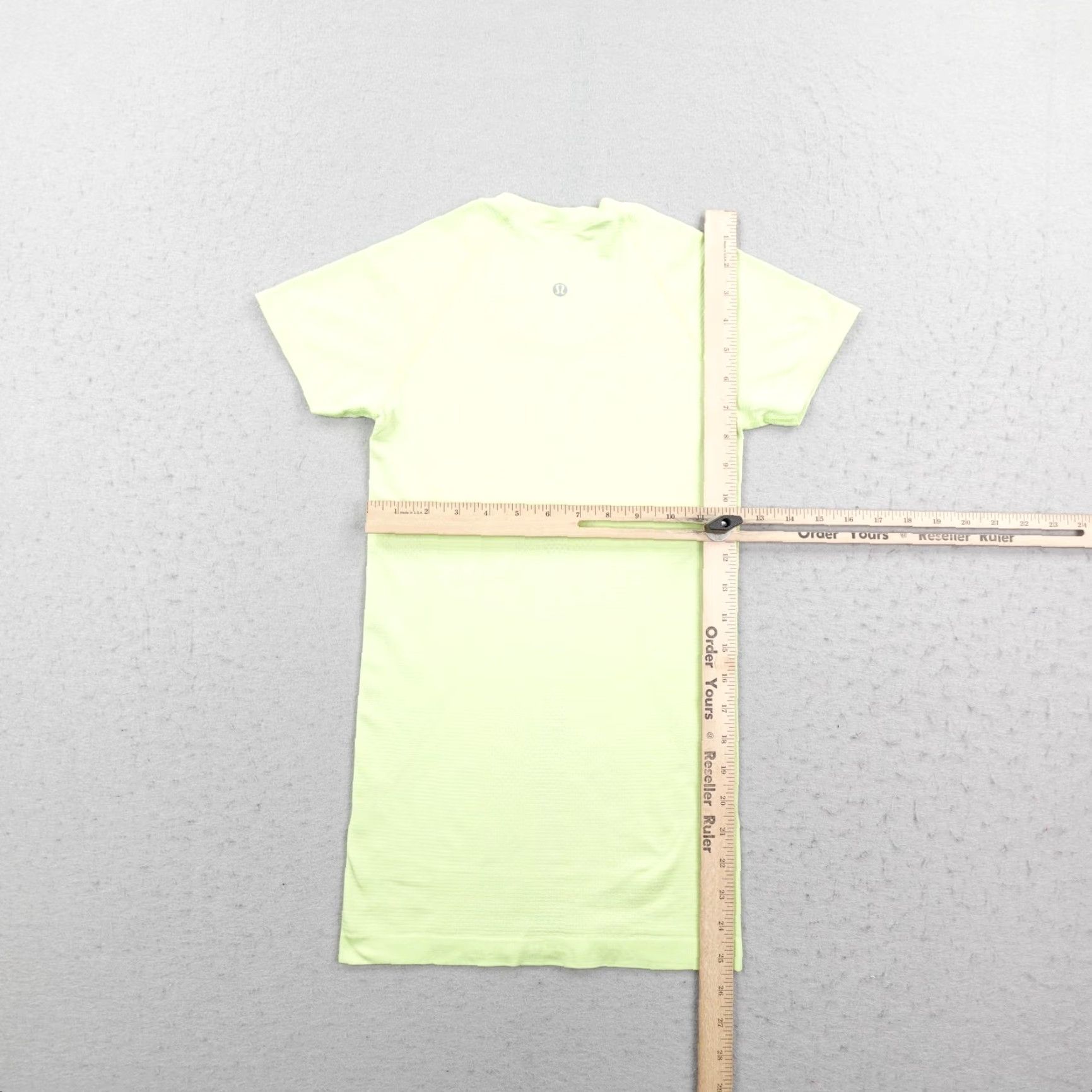 Lululemon Lululemon Shirt 2 Light Green Swiftly Tech Performance Athletic Gym Top Womens Size XS / US 0-2 / IT 36-38 - 5 Thumbnail