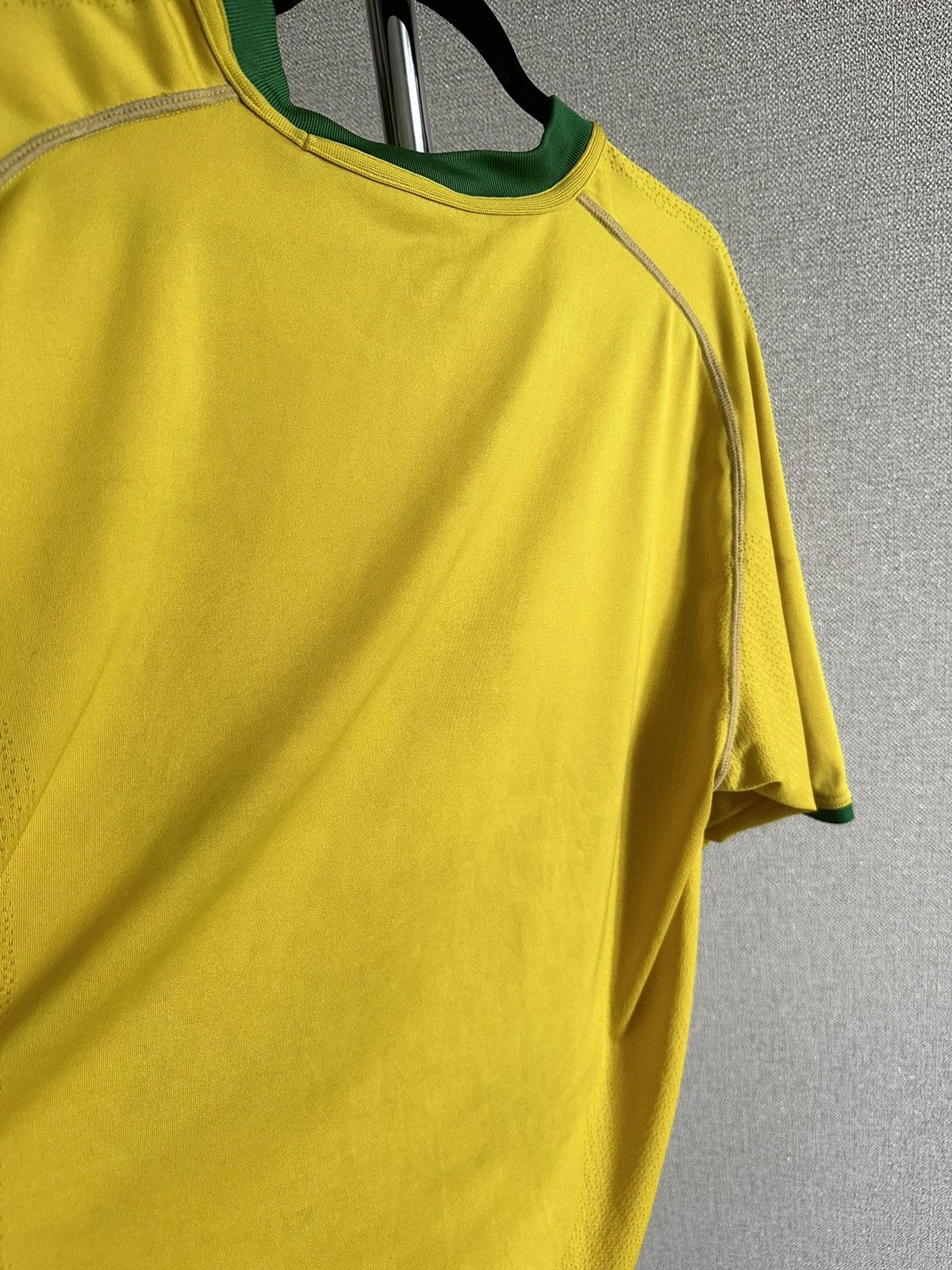 Nike 2000 Nike Brazil Vintage Home Soccer Jersey Size US L / EU 52-54 / 3 - 15 Thumbnail