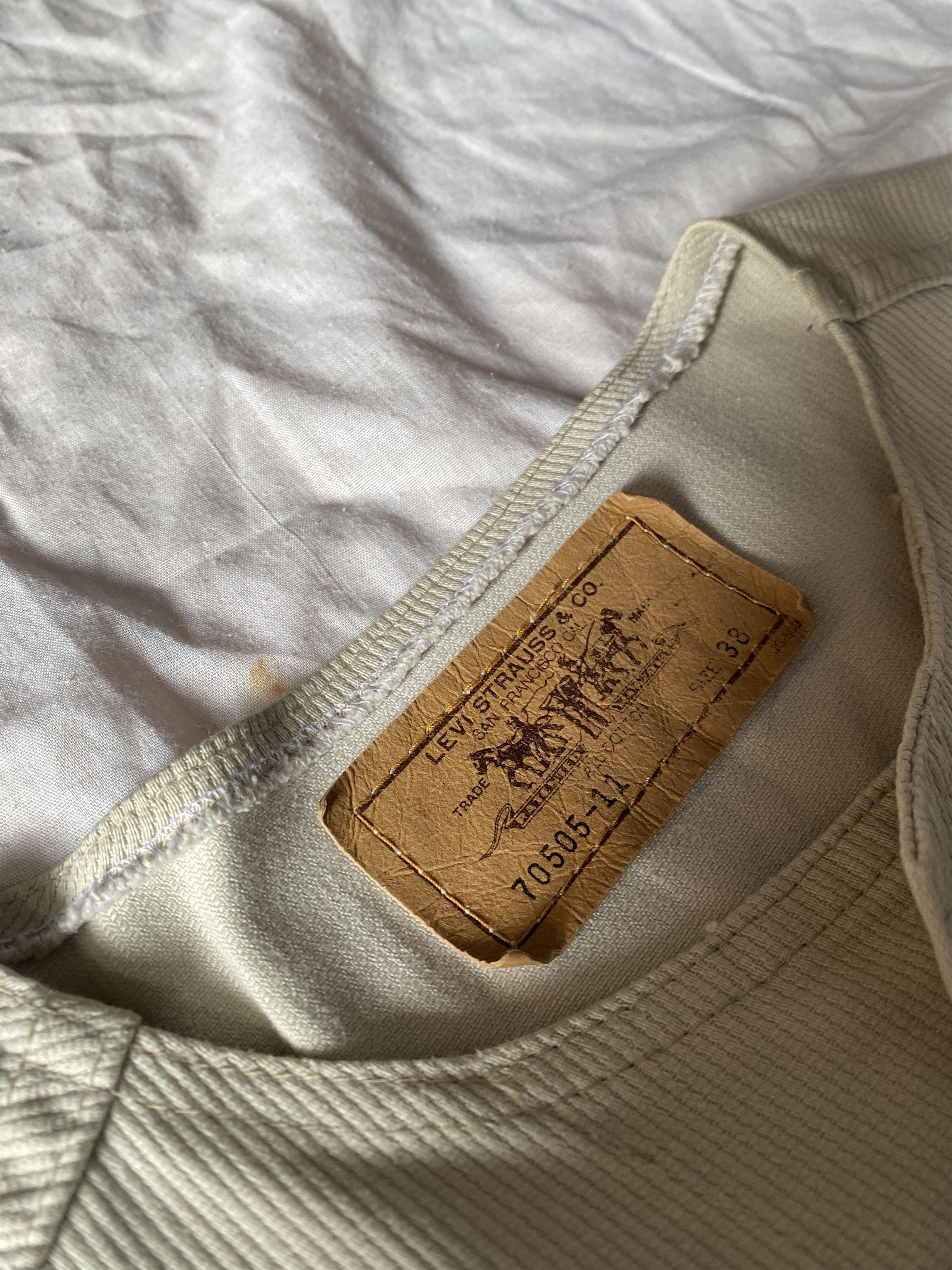 Levi's × Vintage vintage levi’s corduroy trucker jacket Size M / US 6-8 / IT 42-44 - 5 Thumbnail