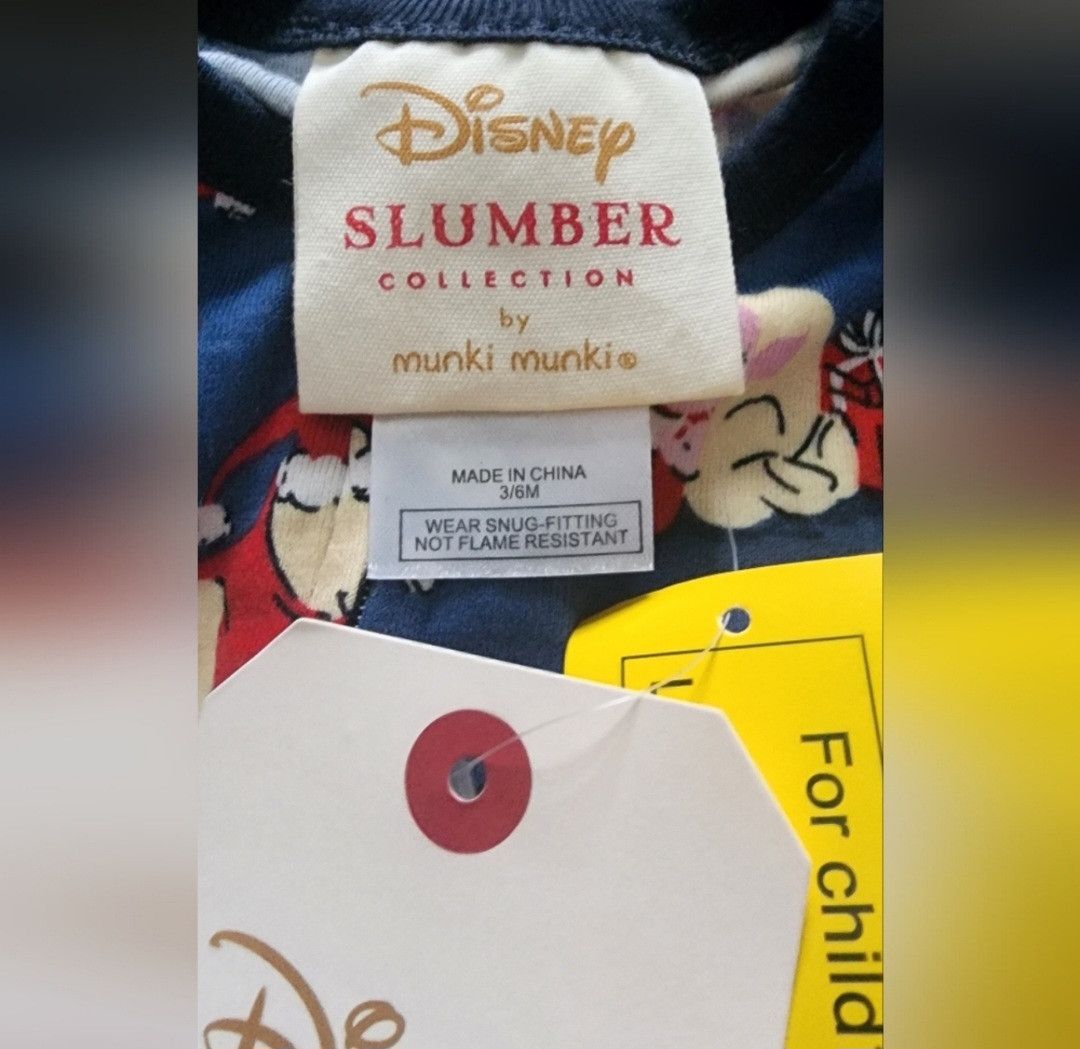 Disney NWT Disney Munki Baby Winnie the Pooh Holiday Footie 3/6 Mo Size XXS / US 00 / IT 34 - 7 Thumbnail