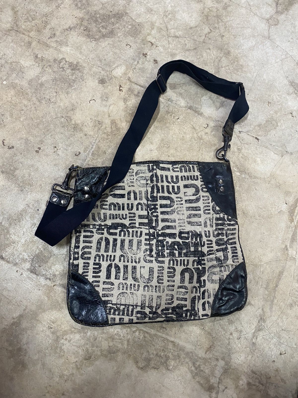 Miu Miu MIU MIU TWIGGY WHITE AND BLACK LOGO PRINT CROSSBODY BAG Size ONE SIZE - 10 Thumbnail