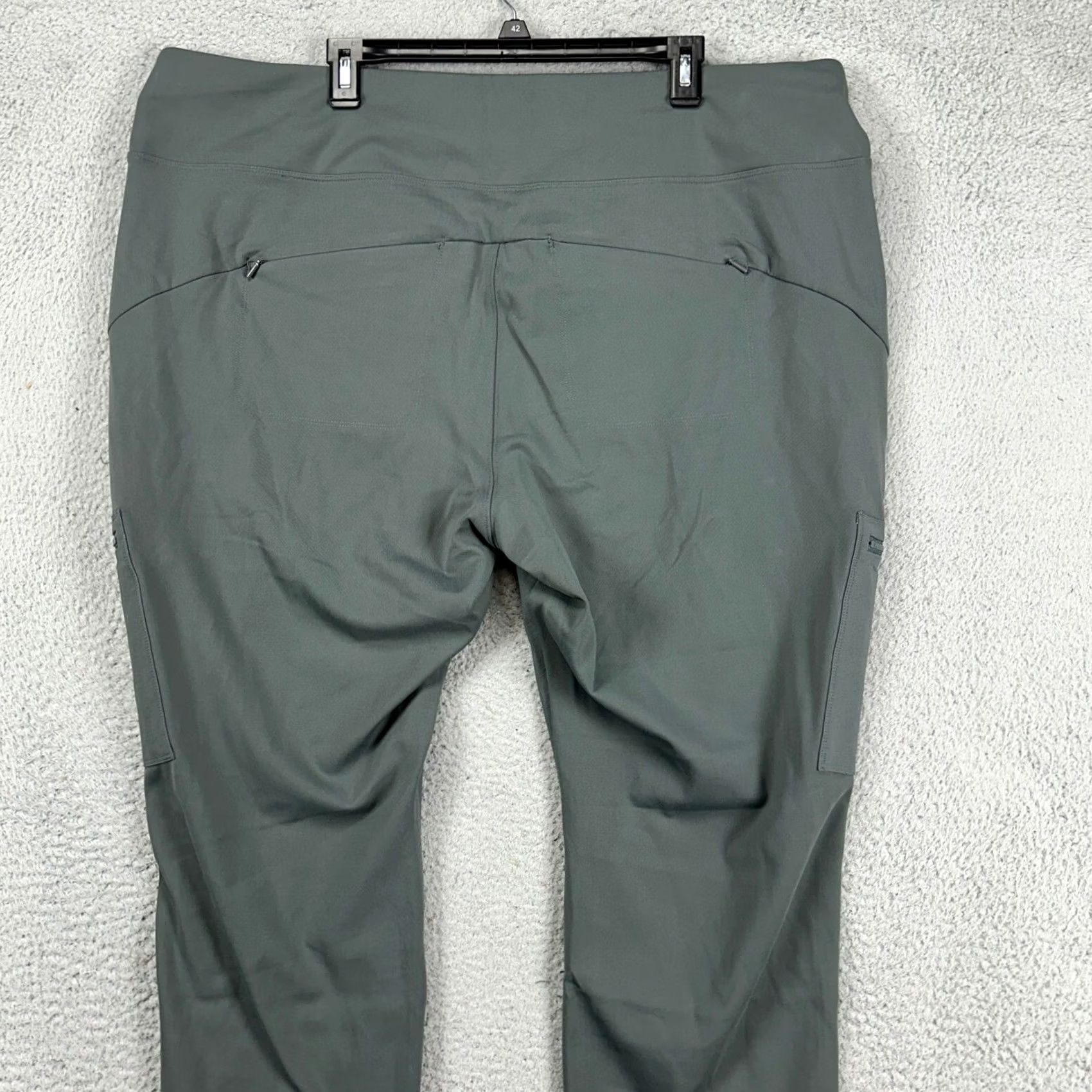 Athleta Athleta Womens Hybrid Cargo Legging Pants 26 Gray Pocket Stretch Nylon Blend NEW Size 26" / US 2 / IT 38 - 3 Thumbnail