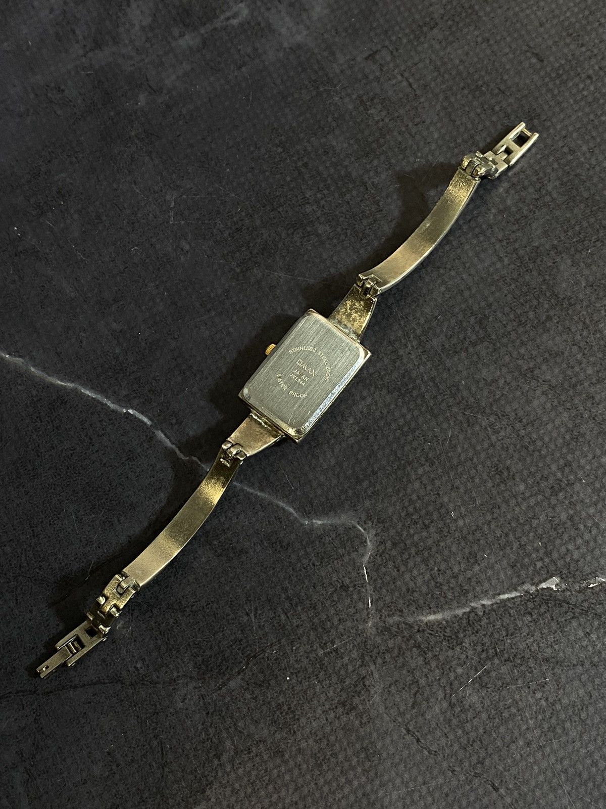 Japanese Brand Elegant OMAX Watch with Metal Bracelet Size ONE SIZE - 3 Thumbnail