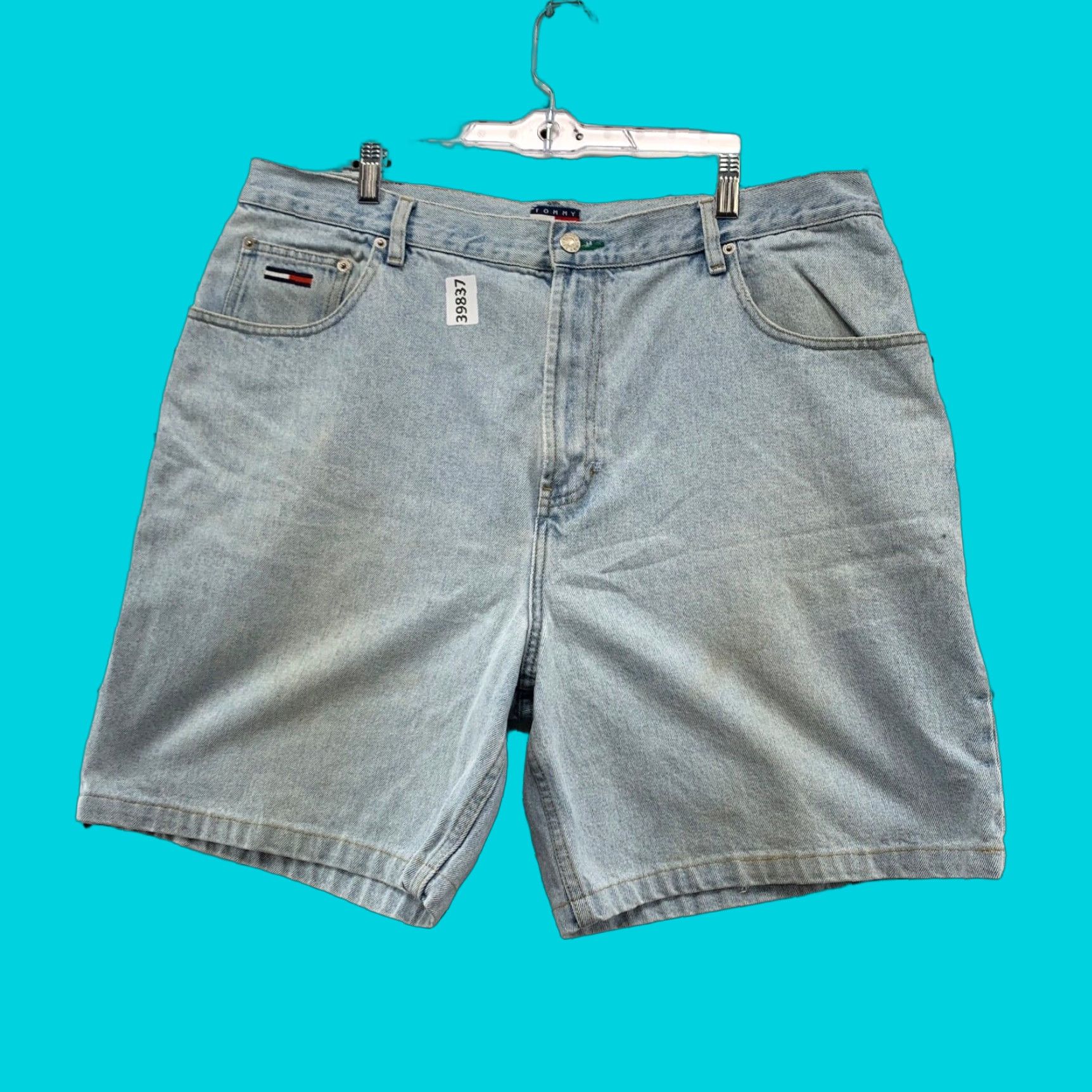 Tommy Hilfiger VINTAGE Tommy Hilfiger Denim Shorts Mens Size 40 Light Wash Flag Logo Bermuda 7in Inseam Mens Size US 40 / EU 56 - 1 Thumbnail