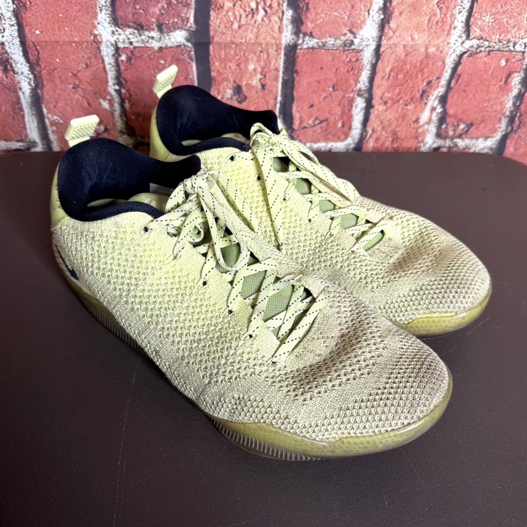 Nike Nike Kobe 11 Elite Low Ghost of Christmas Past Sneaker Men 10.5 Green 2016 Nike Kobe 11 Shoe" Size US 11 / EU 44 - 2 Thumbnail