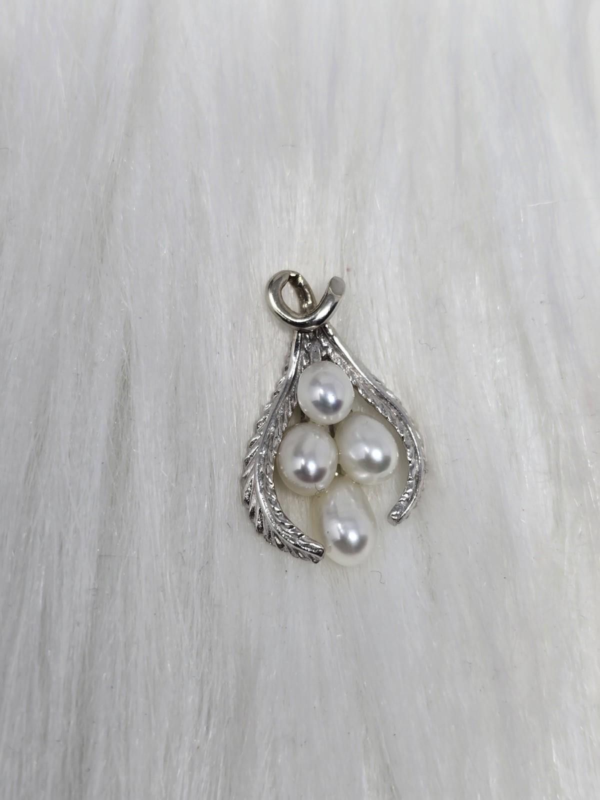 The Unbranded Brand Vintage 14k White Gold Pearl Cluster Leaf Pendant Unmarked Size ONE SIZE - 2 Thumbnail