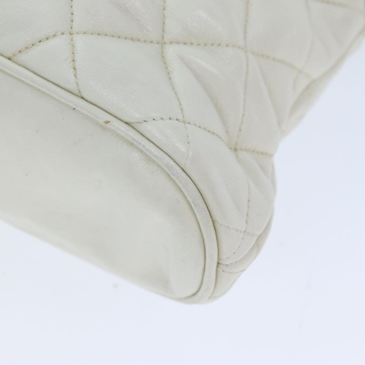 Chanel CHANEL Matelasse Chain Shoulder Bag Leather White CC Size ONE SIZE - 9 Thumbnail