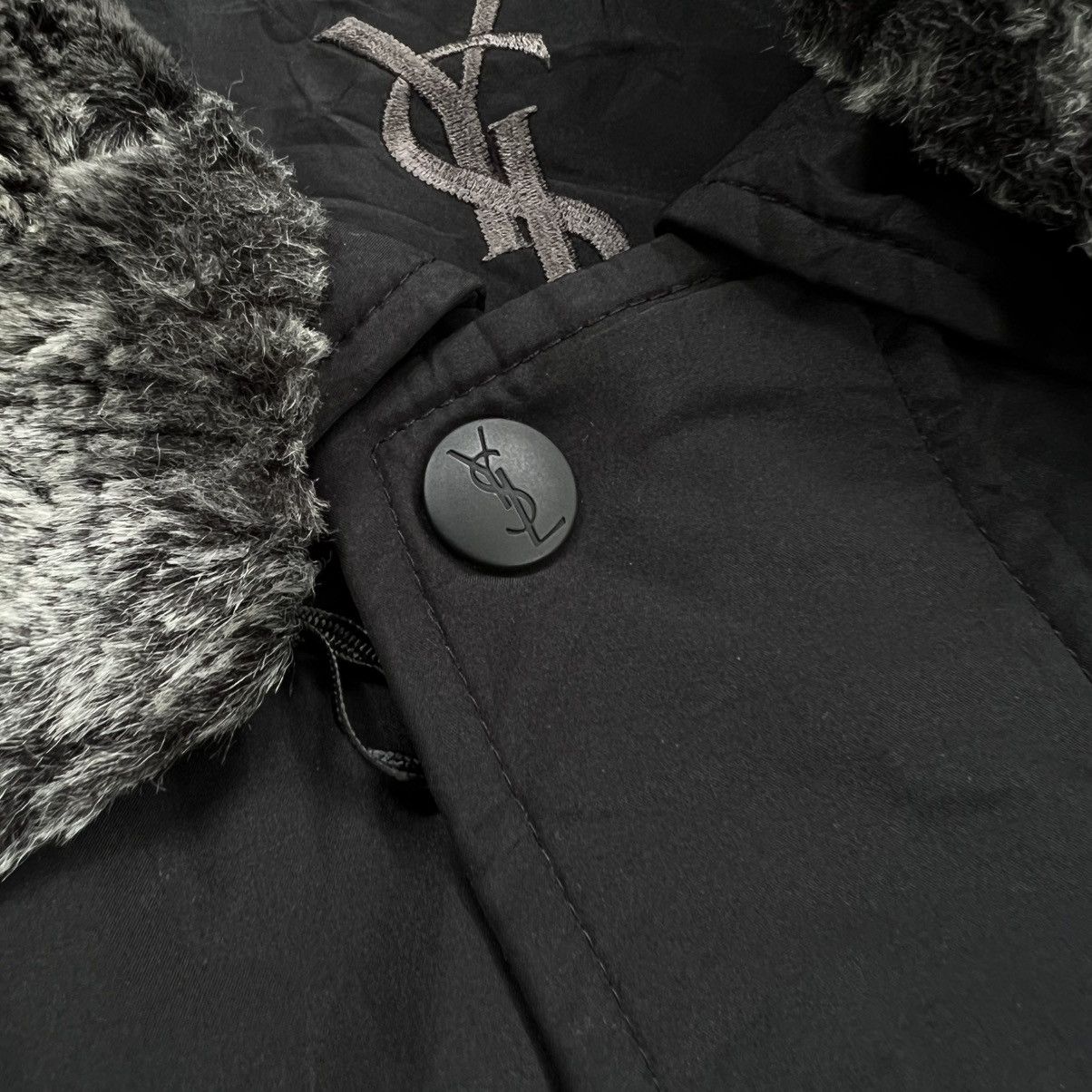 Saint Laurent Paris 1990s Yves Saint Laurent Neck Fur Jacket Size US L / EU 52-54 / 3 - 6 Thumbnail